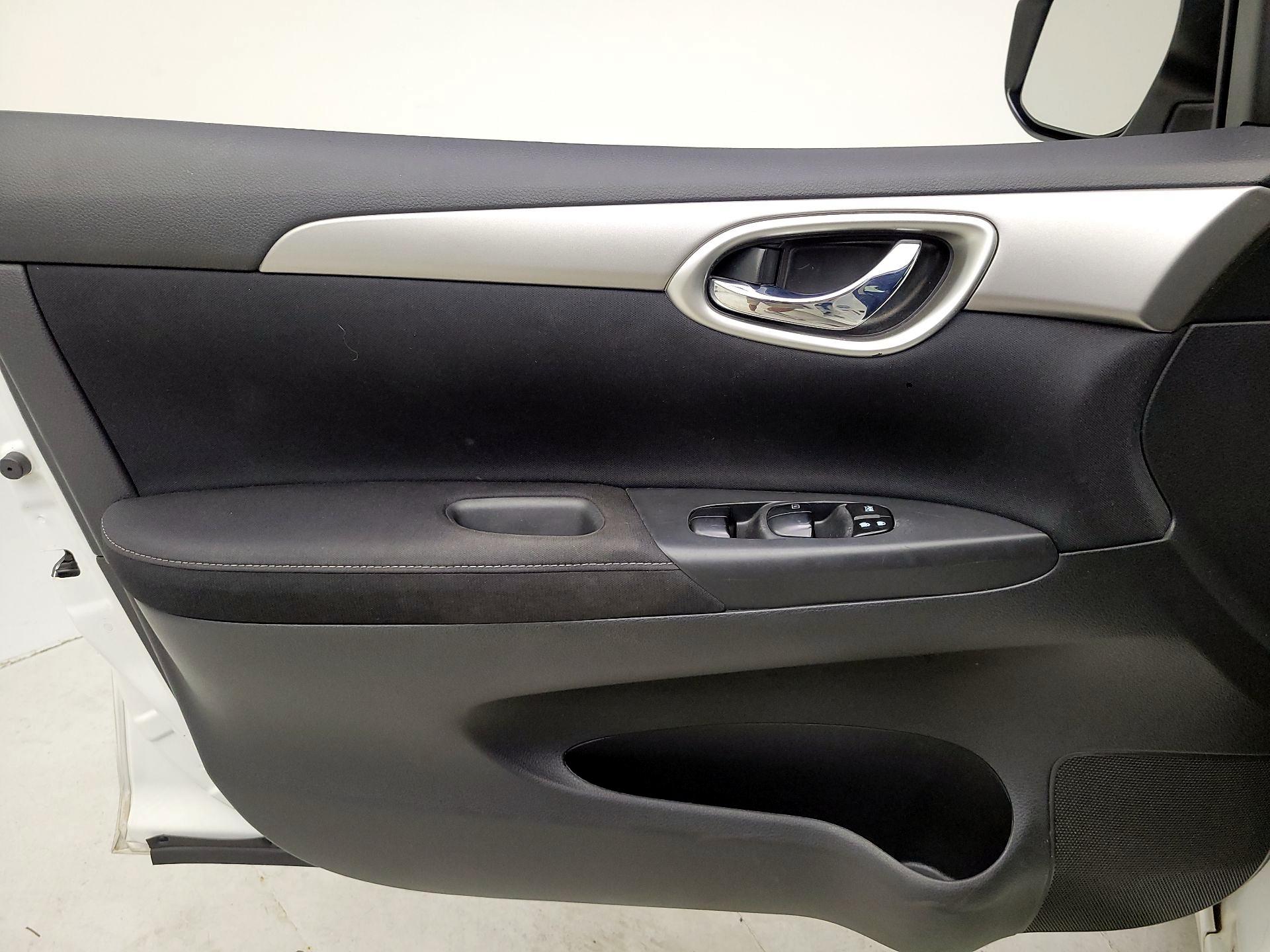 Thumbnail: 2014 Nissan Sentra - 12