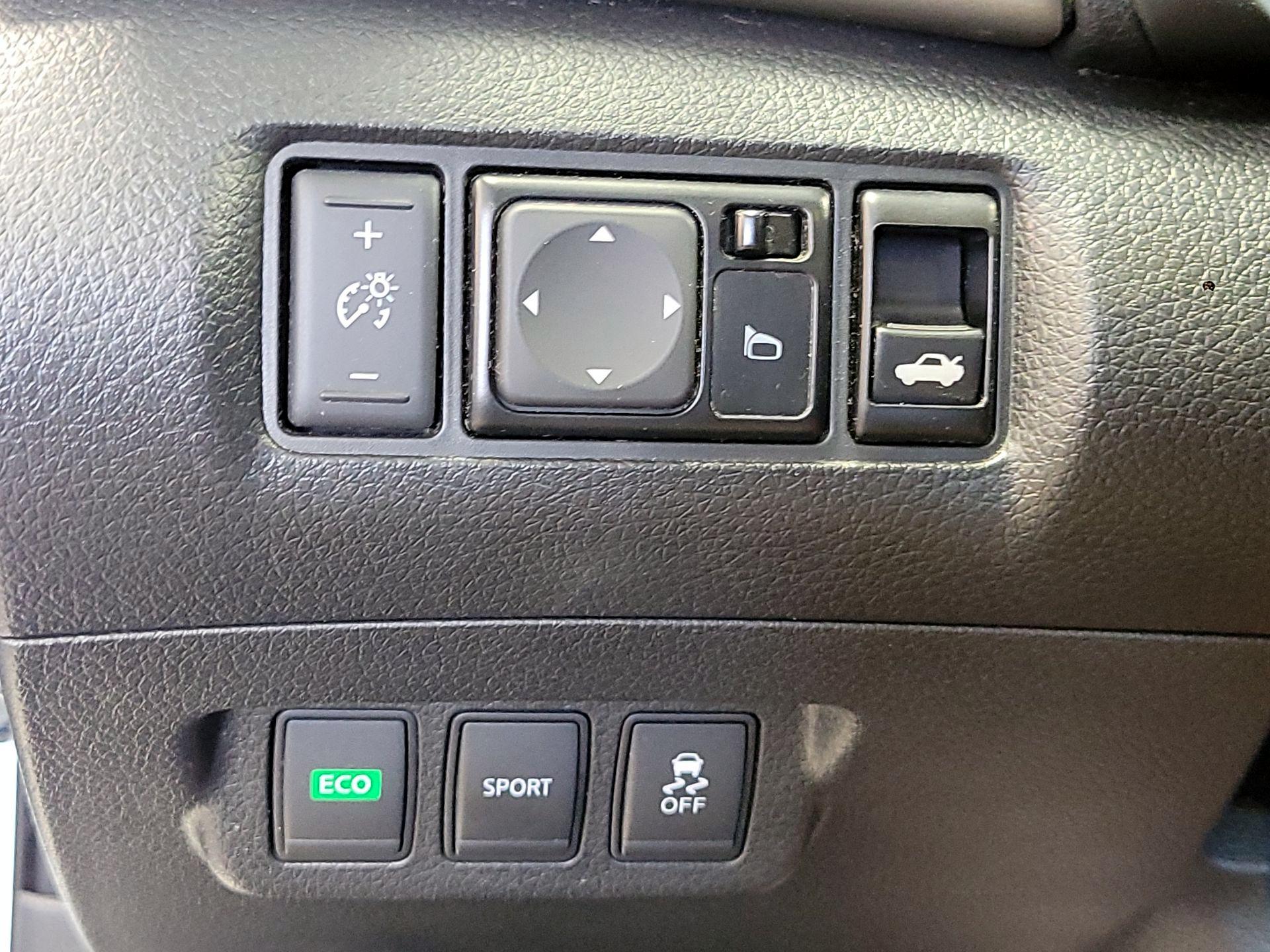 Thumbnail: 2014 Nissan Sentra - 13