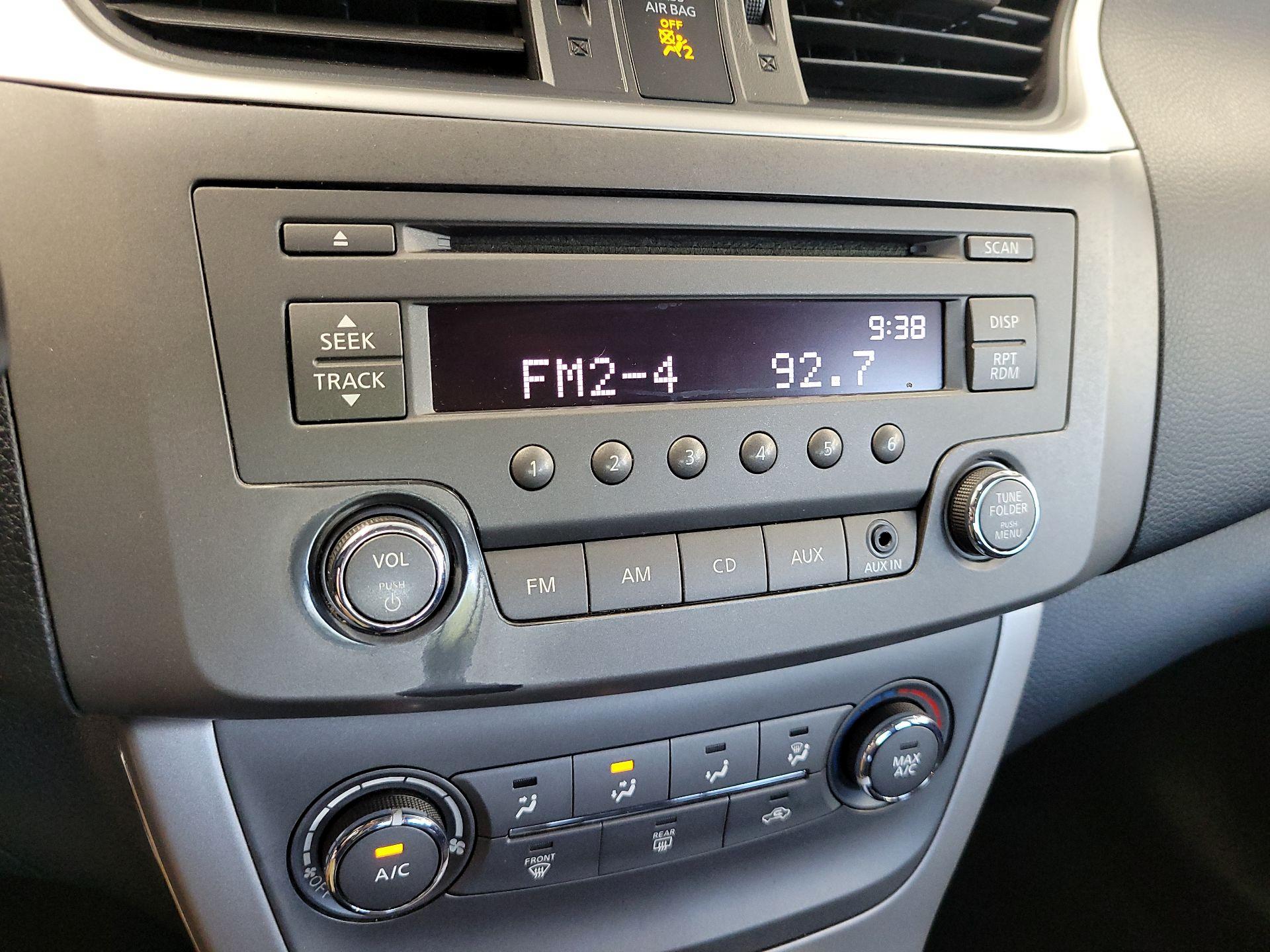 Thumbnail: 2014 Nissan Sentra - 14