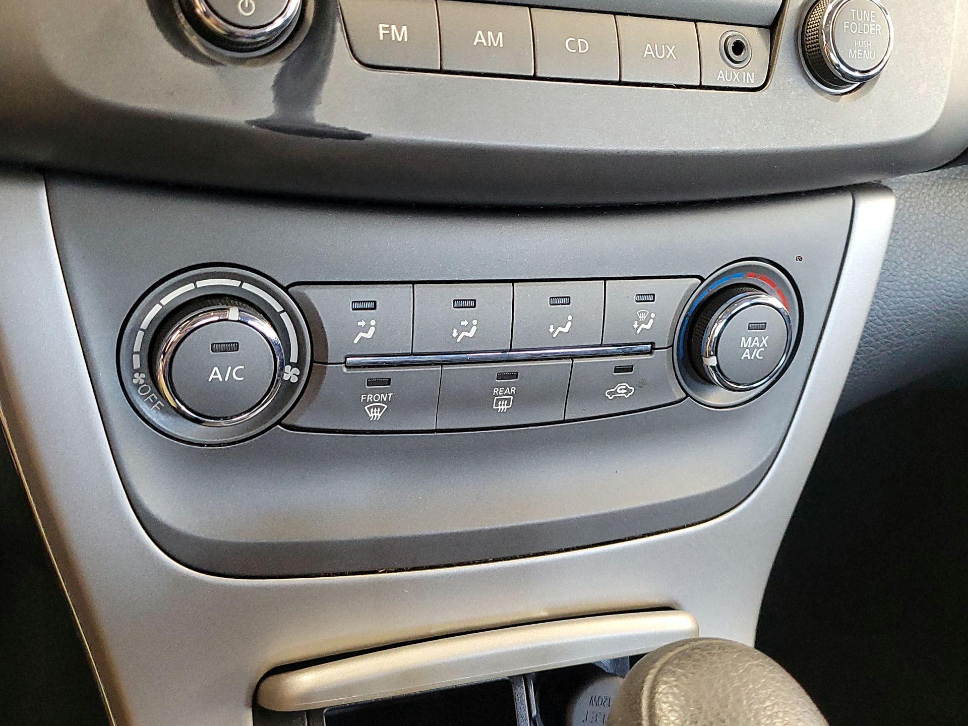 Thumbnail: 2014 Nissan Sentra - 15