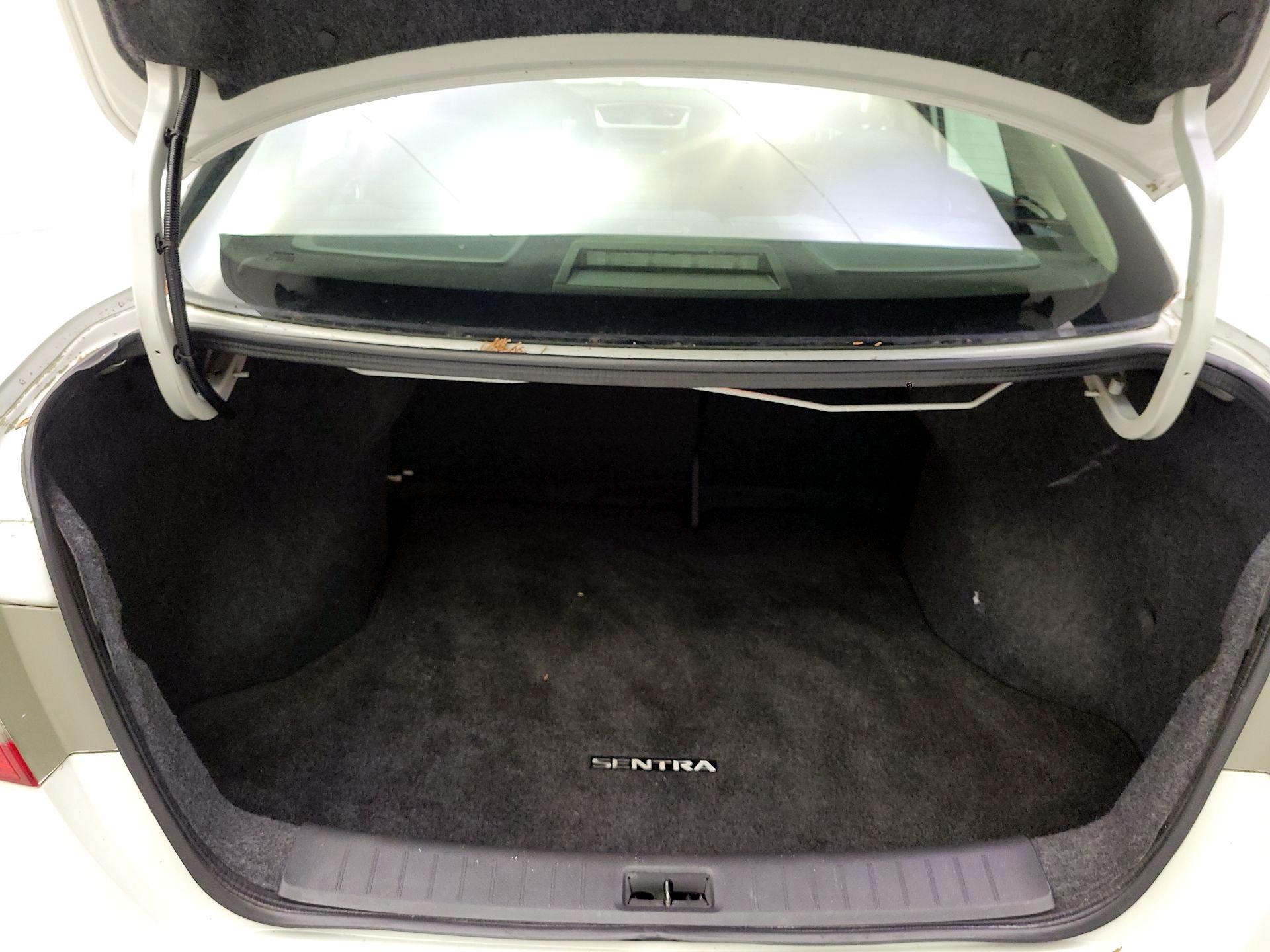 Thumbnail: 2014 Nissan Sentra - 19