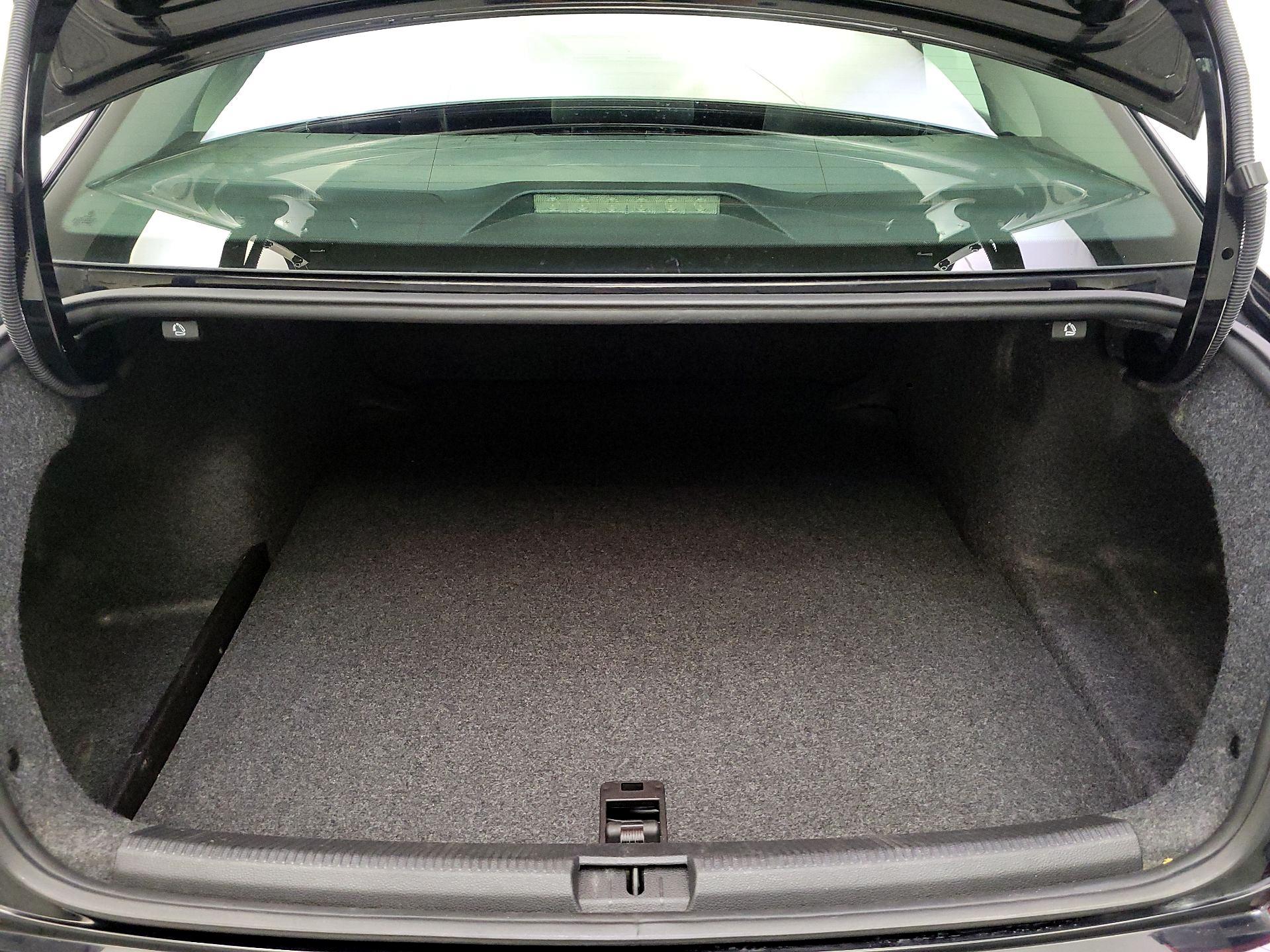 Thumbnail: 2016 Volkswagen Passat - 20