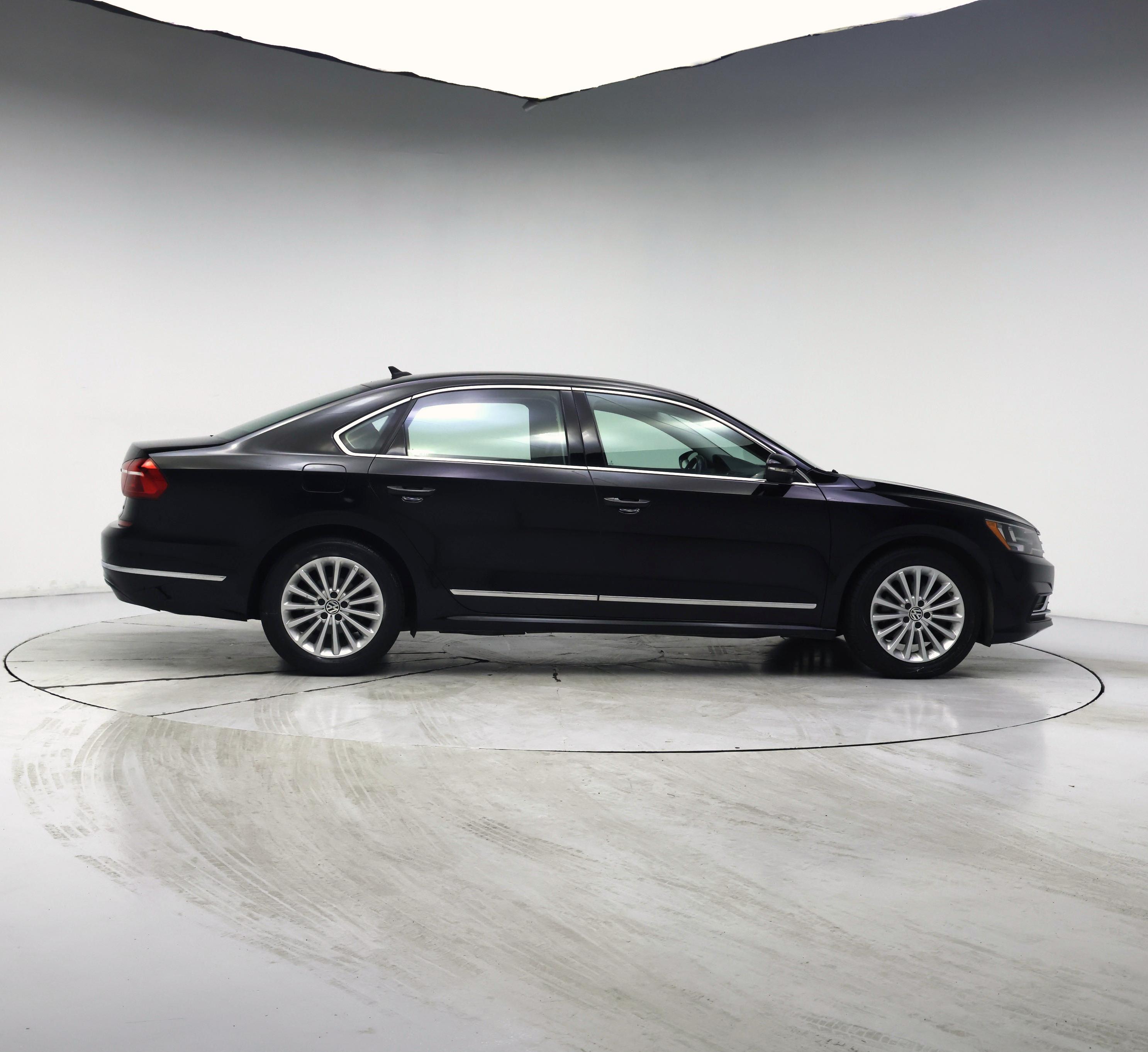 Thumbnail: 2016 Volkswagen Passat - 7