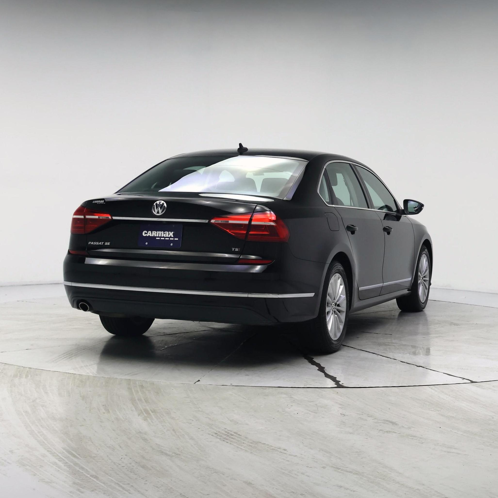Thumbnail: 2016 Volkswagen Passat - 8