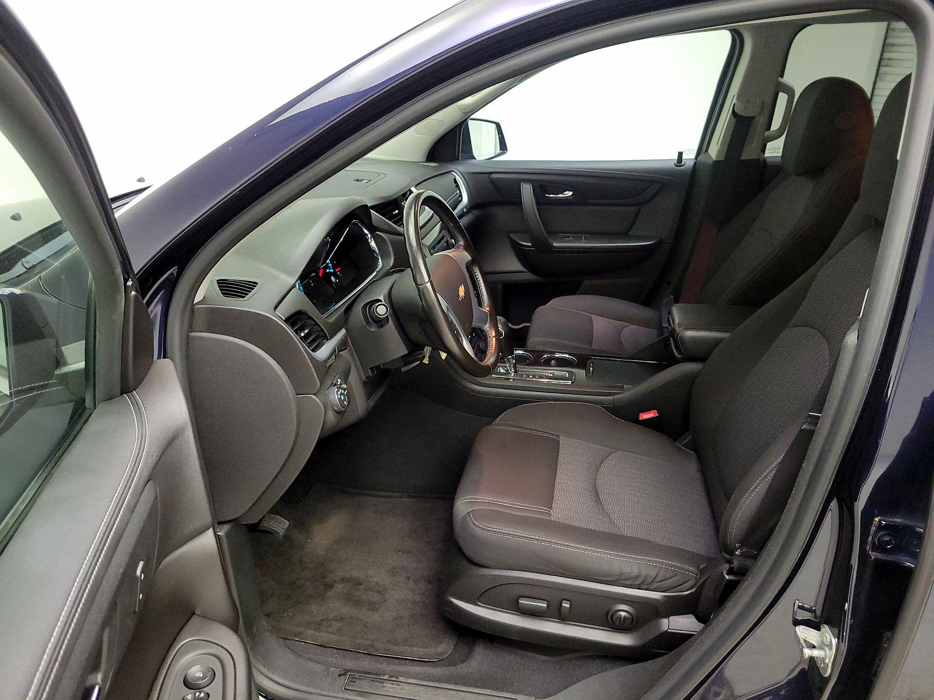 Thumbnail: 2017 Chevrolet Traverse - 11
