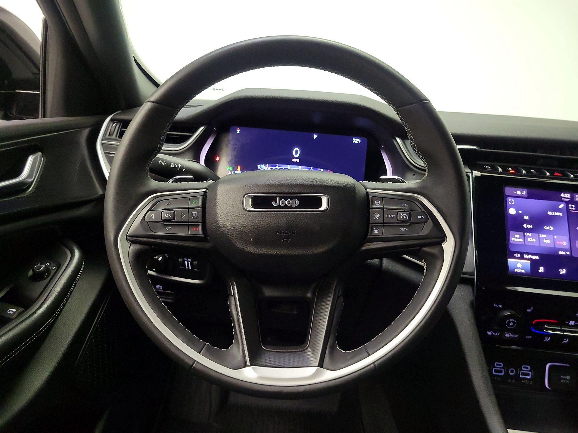 Thumbnail: 2023 Jeep Grand Cherokee - 10