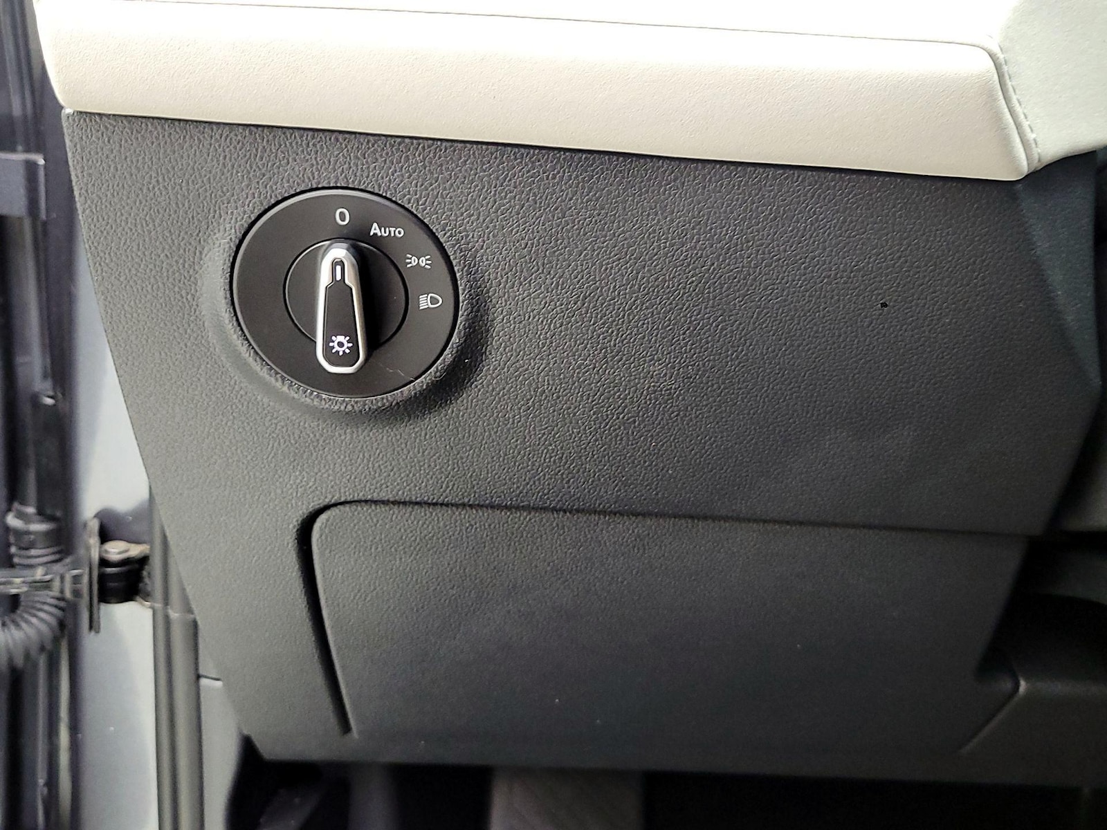 2025 Volkswagen Taos SE - Photo 14