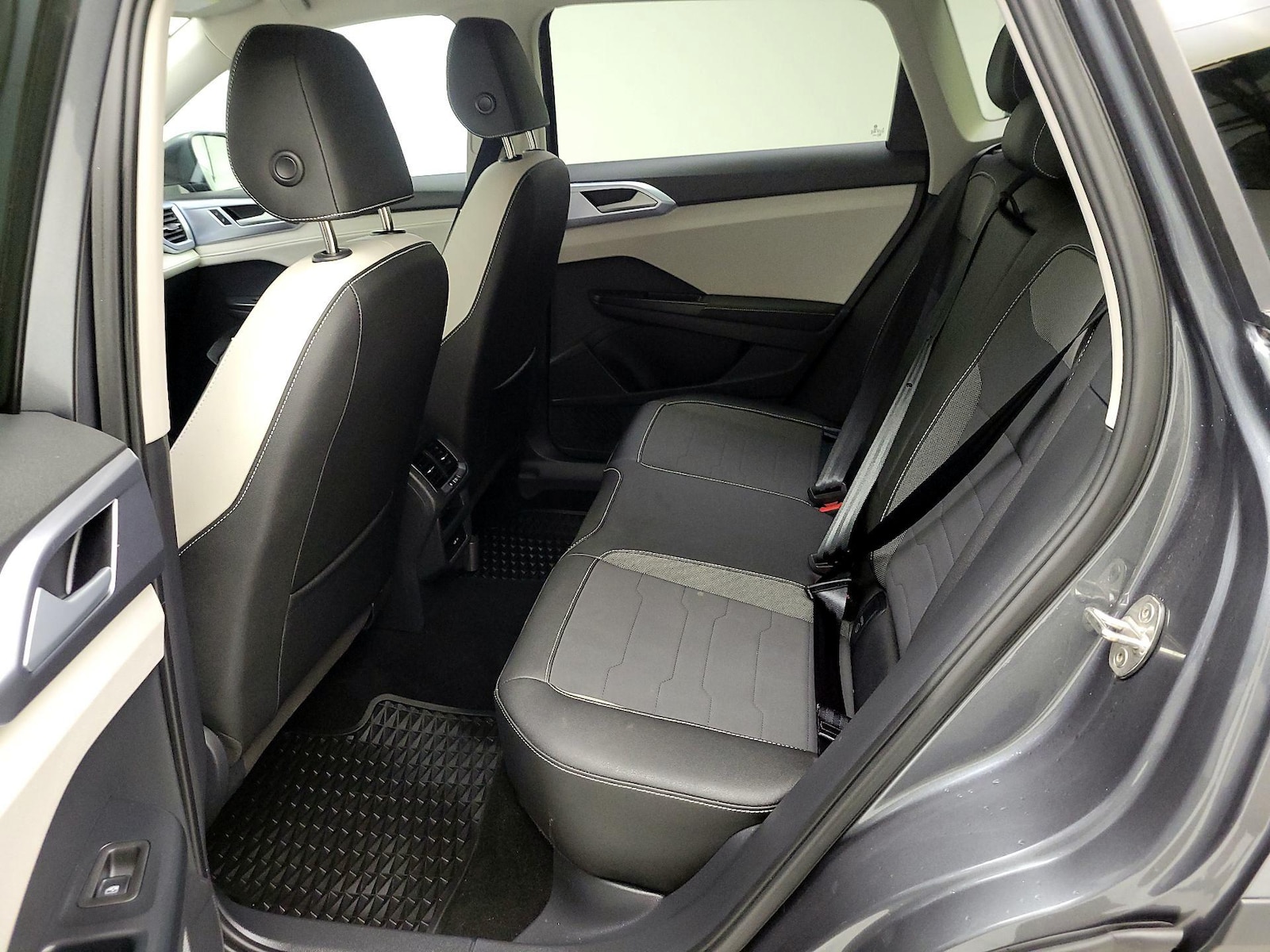 2025 Volkswagen Taos SE - Photo 20