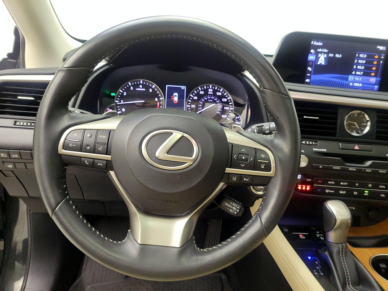 2022 Lexus RX 350 - Photo 11