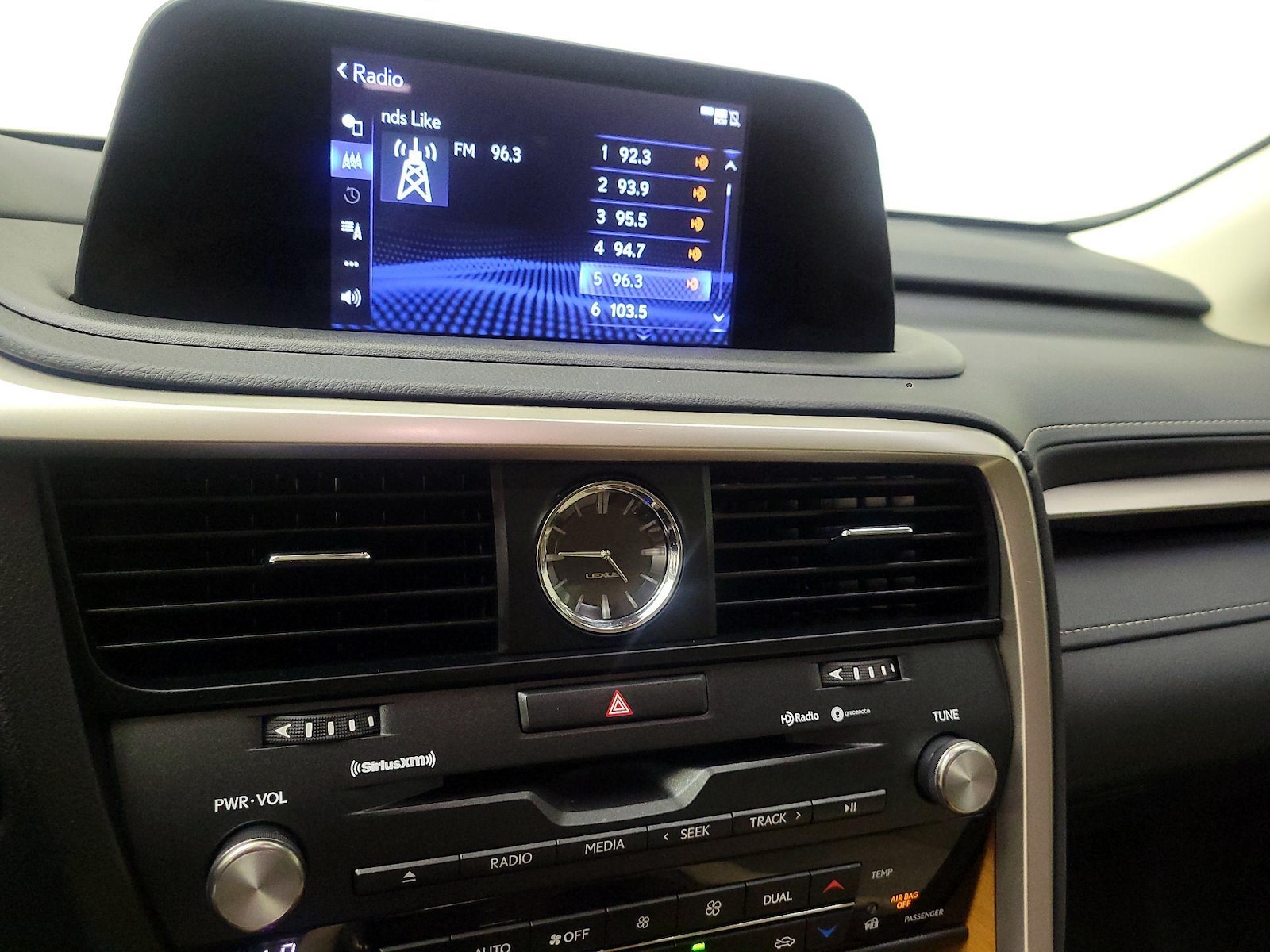 2022 Lexus RX 350 - Photo 16