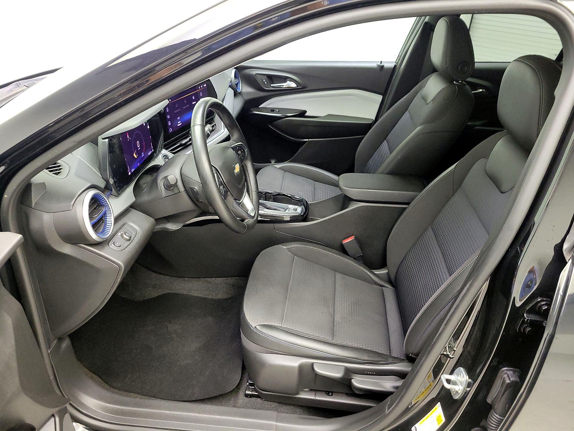 Thumbnail: 2024 Chevrolet Trax - 11