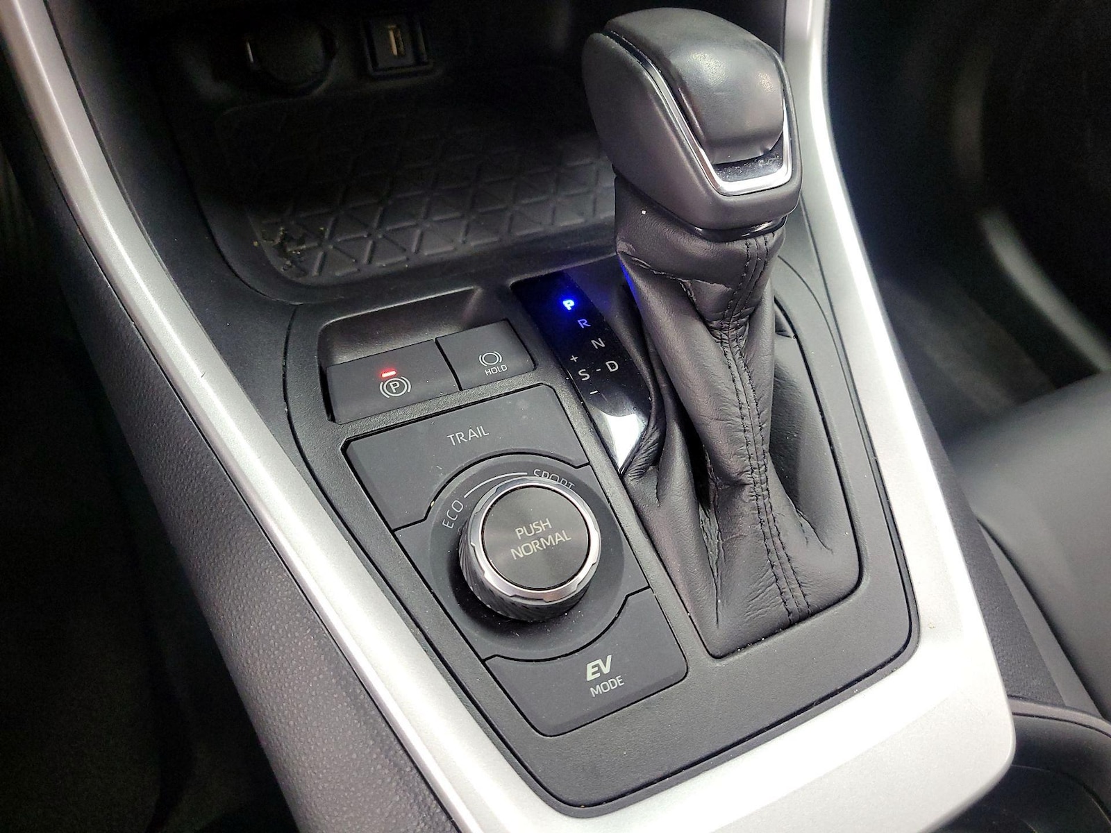 2021 Toyota RAV4 XLE Premium - Photo 19
