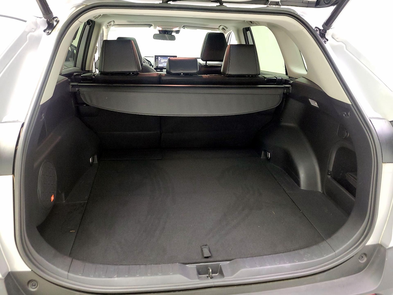 2021 Toyota RAV4 XLE Premium - Photo 23