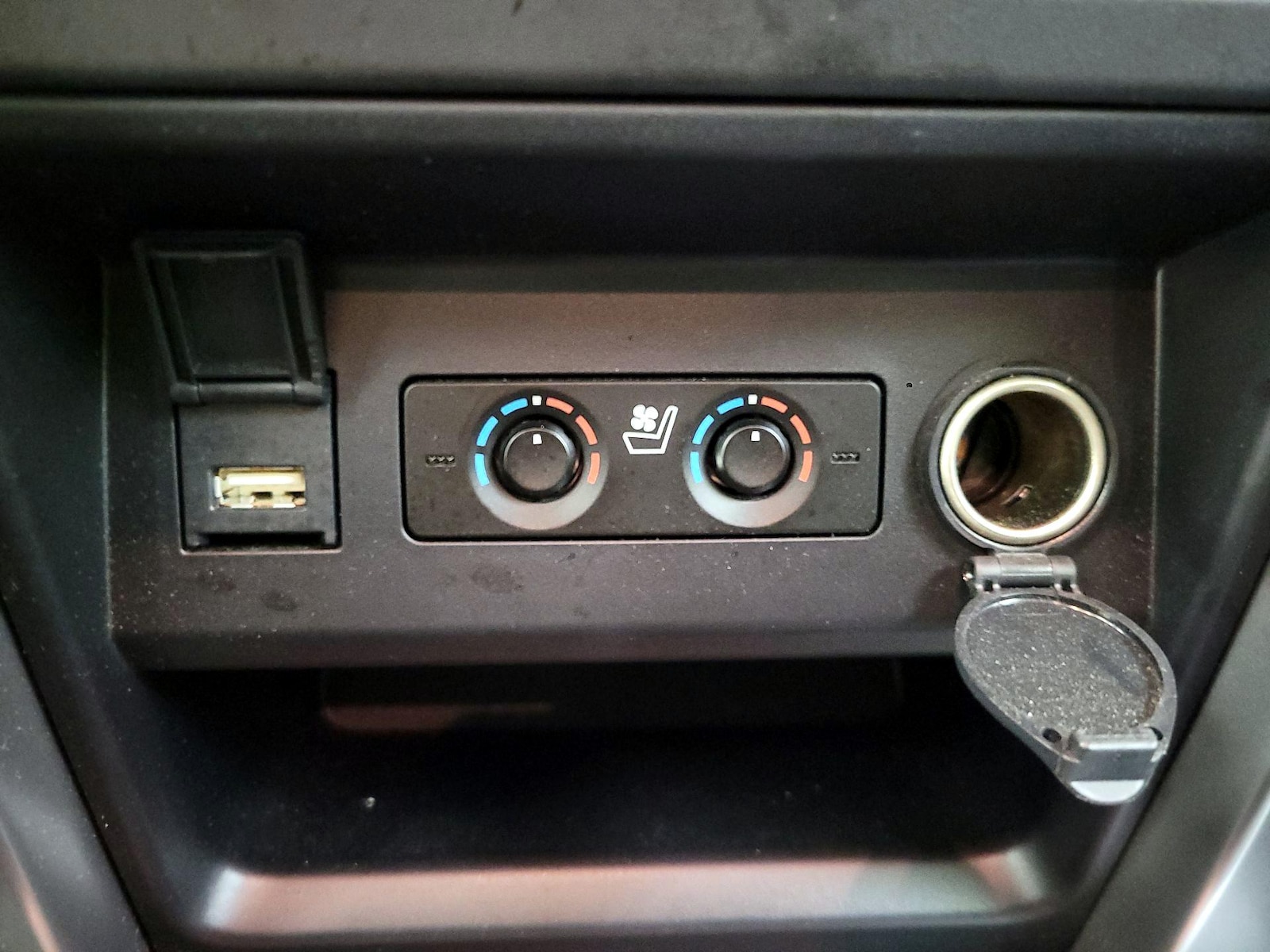 2022 Toyota 4Runner Limited - Photo 19