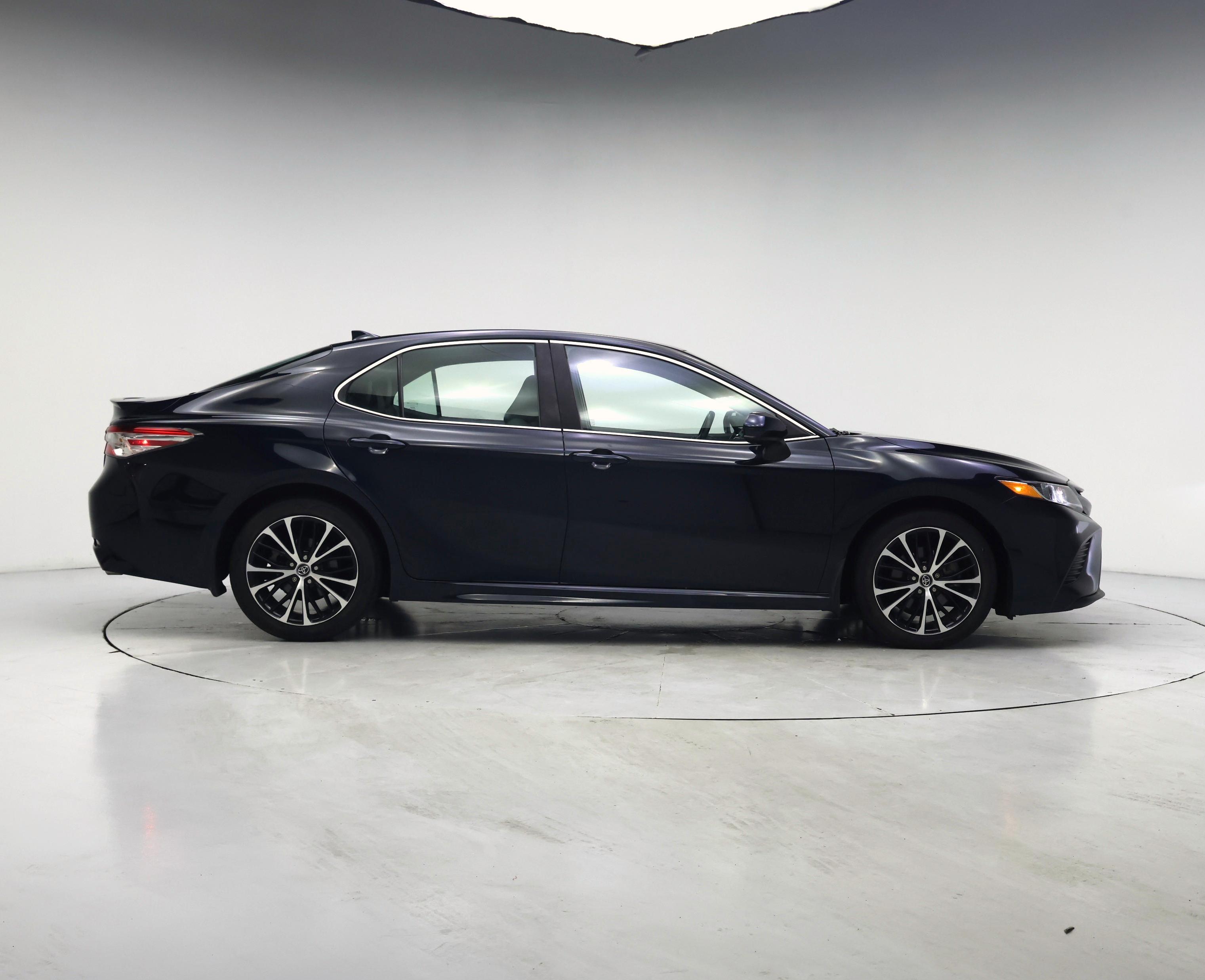 Thumbnail: 2020 Toyota Camry - 7