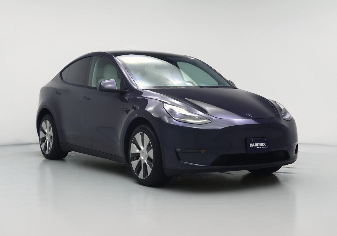2021 Tesla Model Y Long Range All-Wheel Drive in Gray — CarMax photo