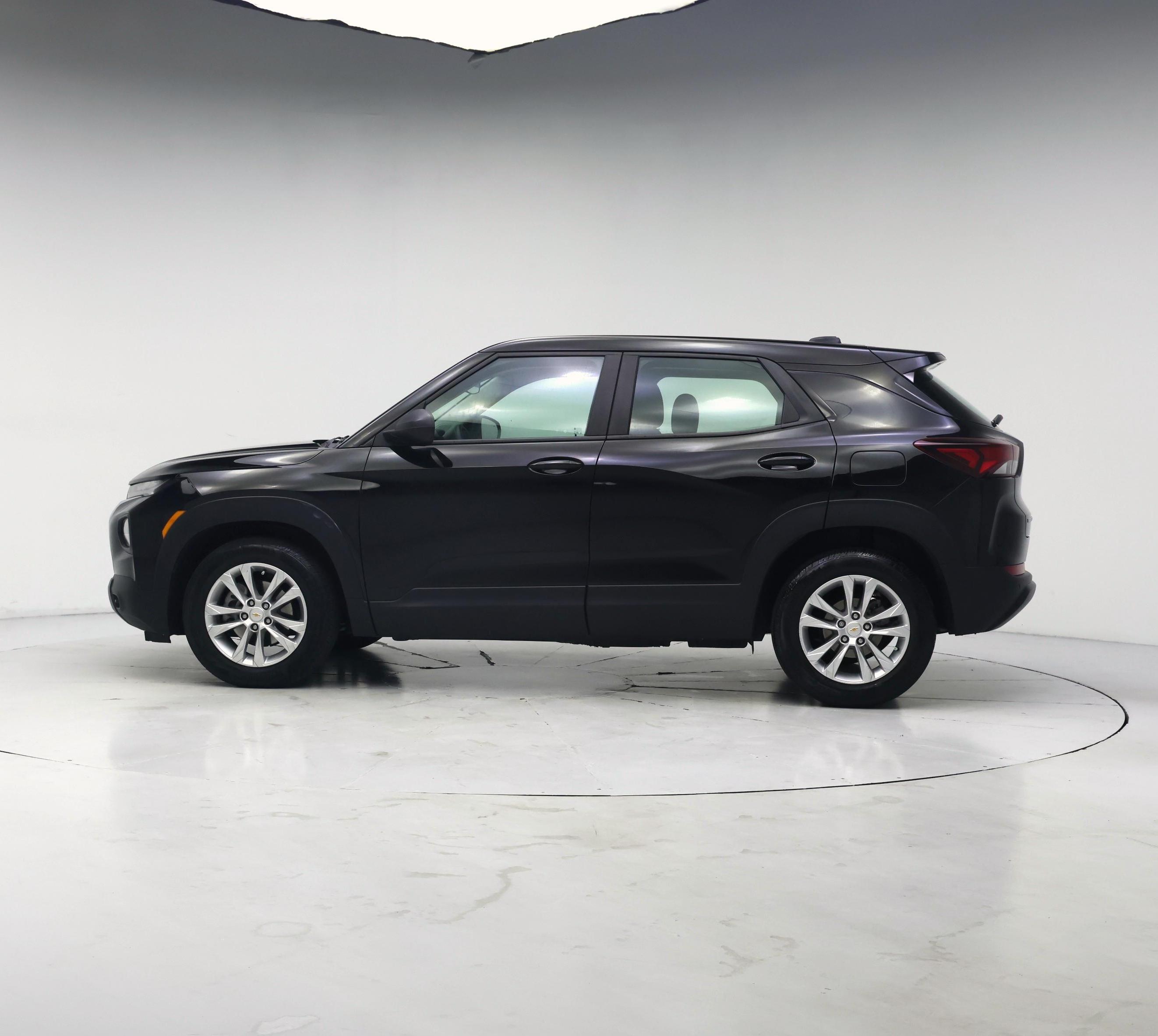 Thumbnail: 2021 Chevrolet TrailBlazer - 3