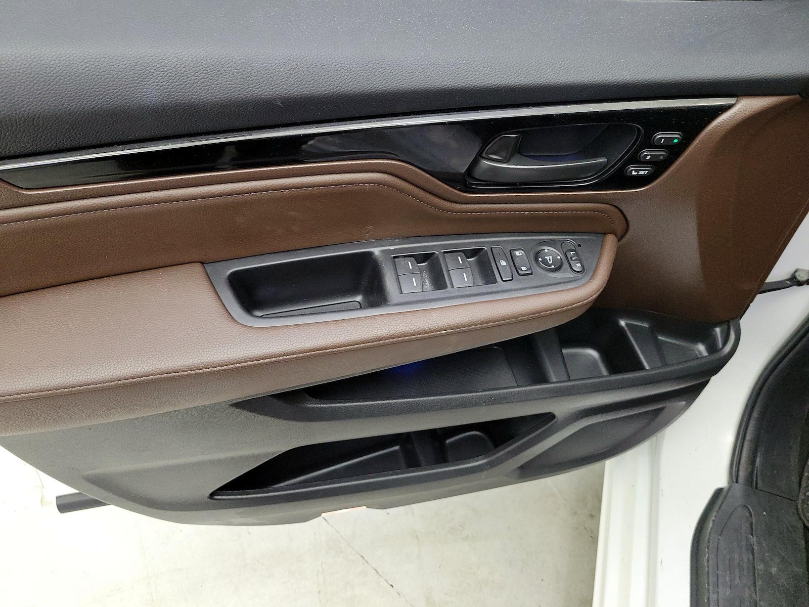 2025 Honda Odyssey Touring - Photo 13