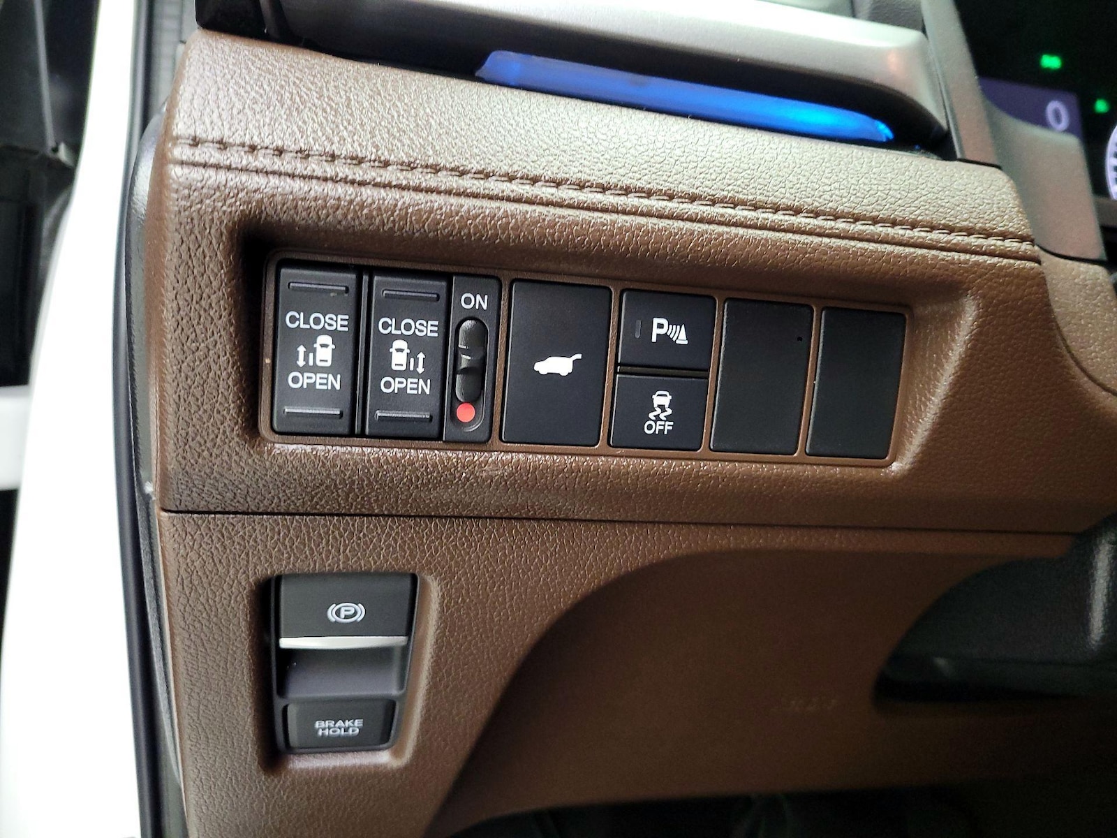 2025 Honda Odyssey Touring - Photo 14