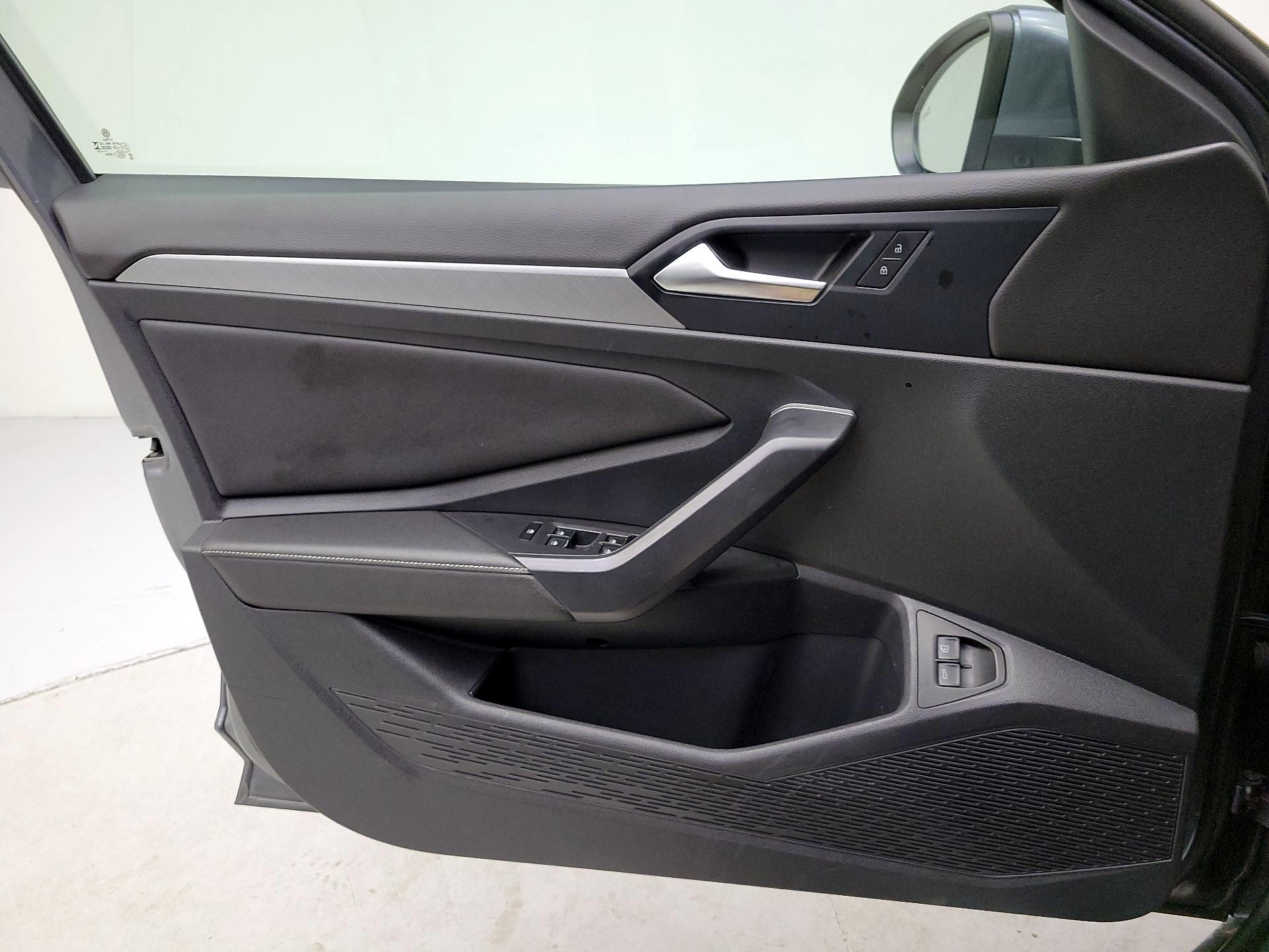Thumbnail: 2024 Volkswagen Jetta - 12