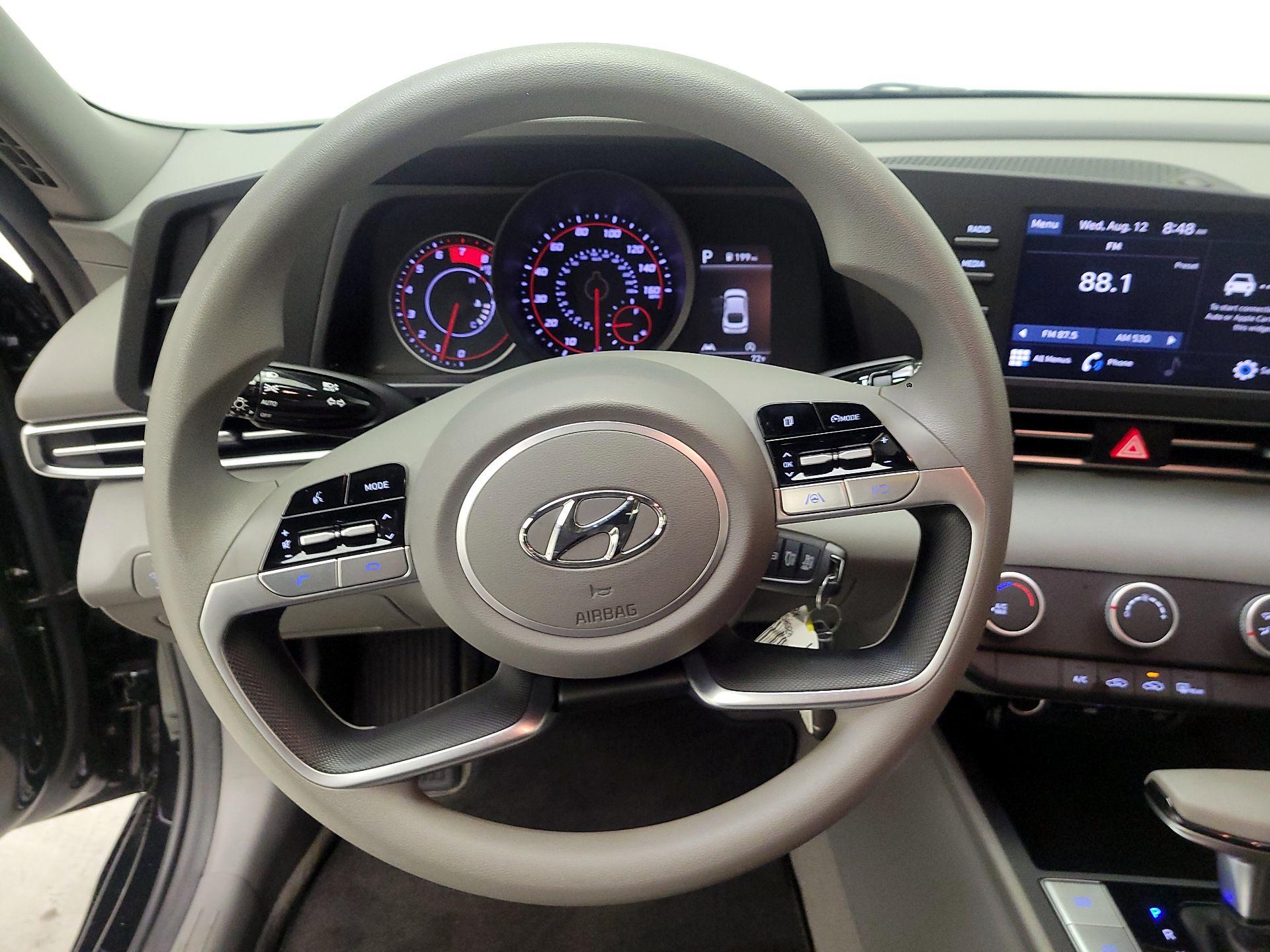 Thumbnail: 2021 Hyundai Elantra - 10