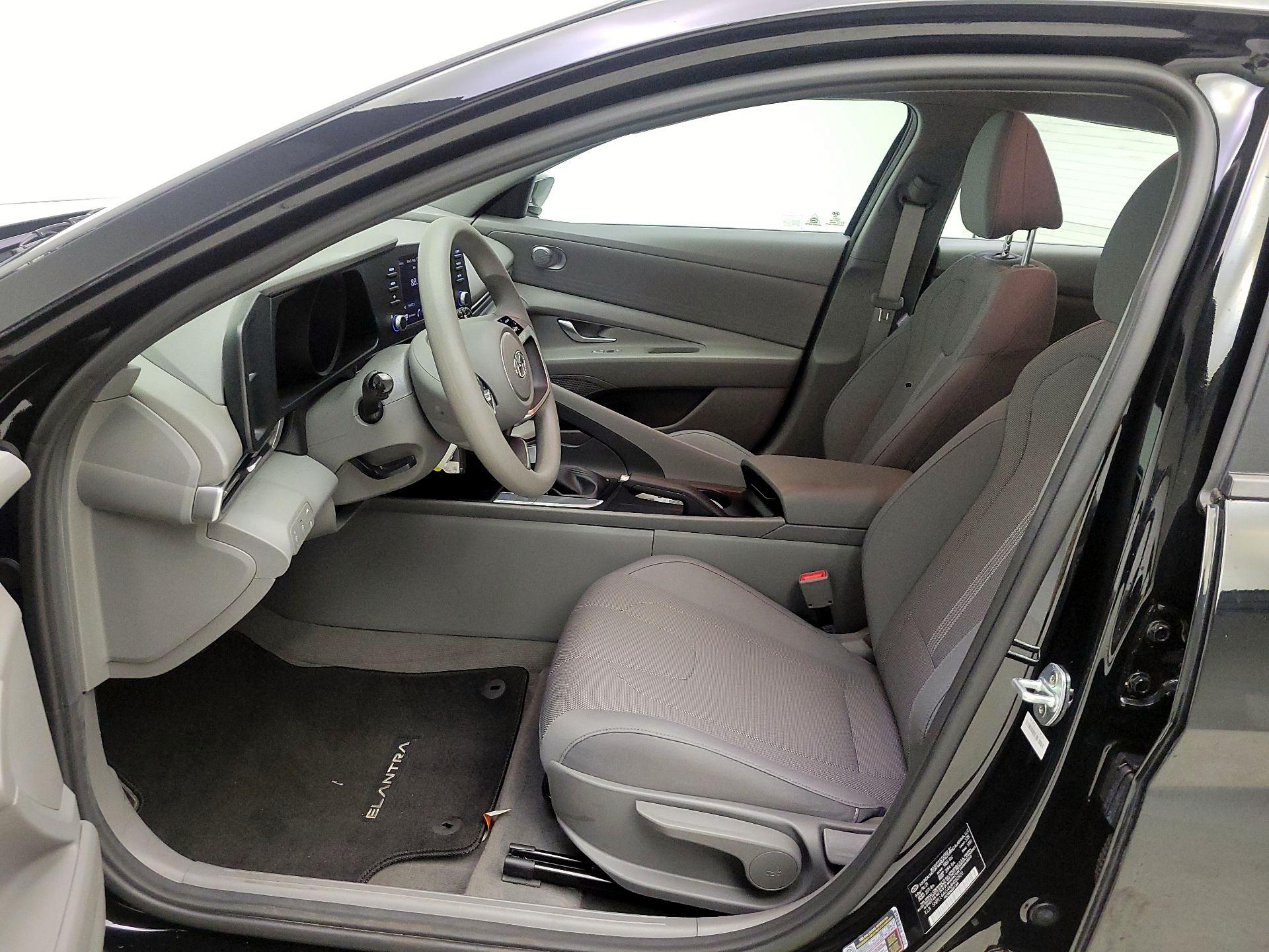 Thumbnail: 2021 Hyundai Elantra - 11