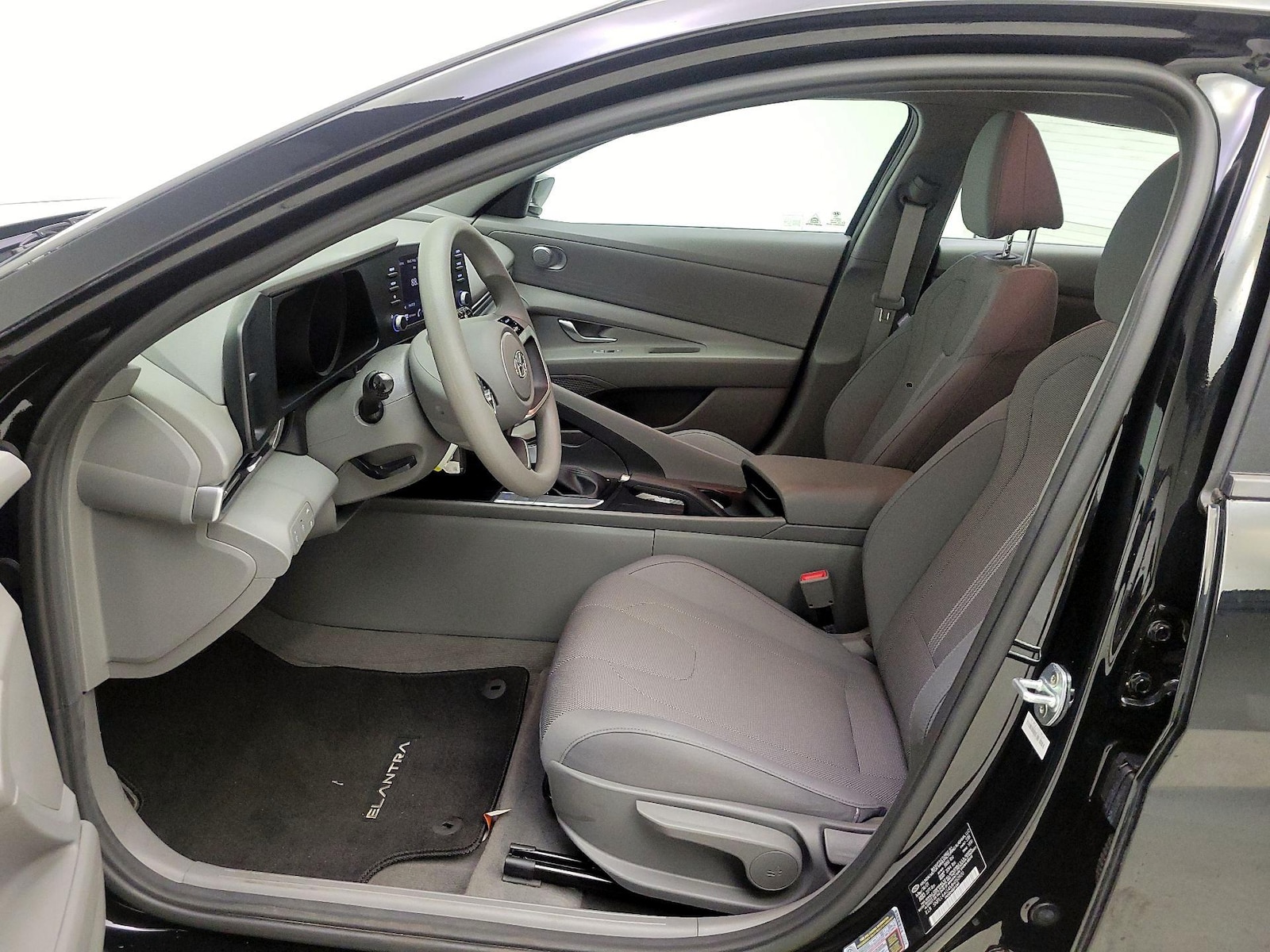 2021 Hyundai Elantra SE - Photo 12