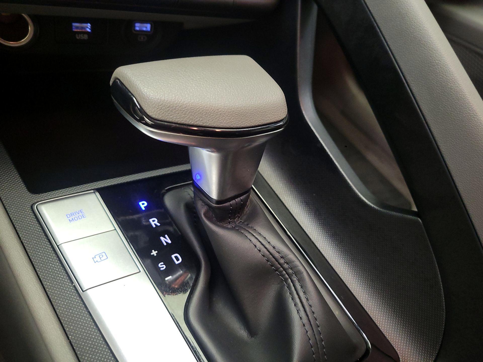 Thumbnail: 2021 Hyundai Elantra - 17