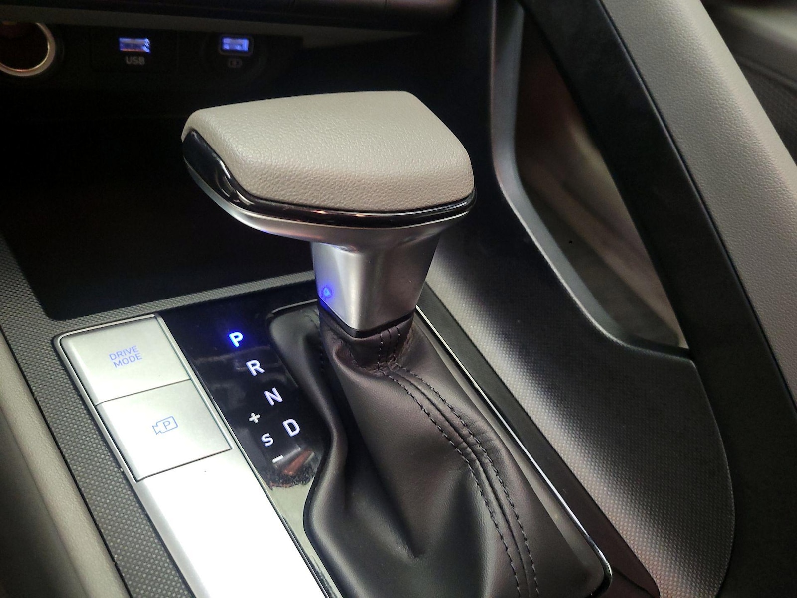 2021 Hyundai Elantra SE - Photo 18