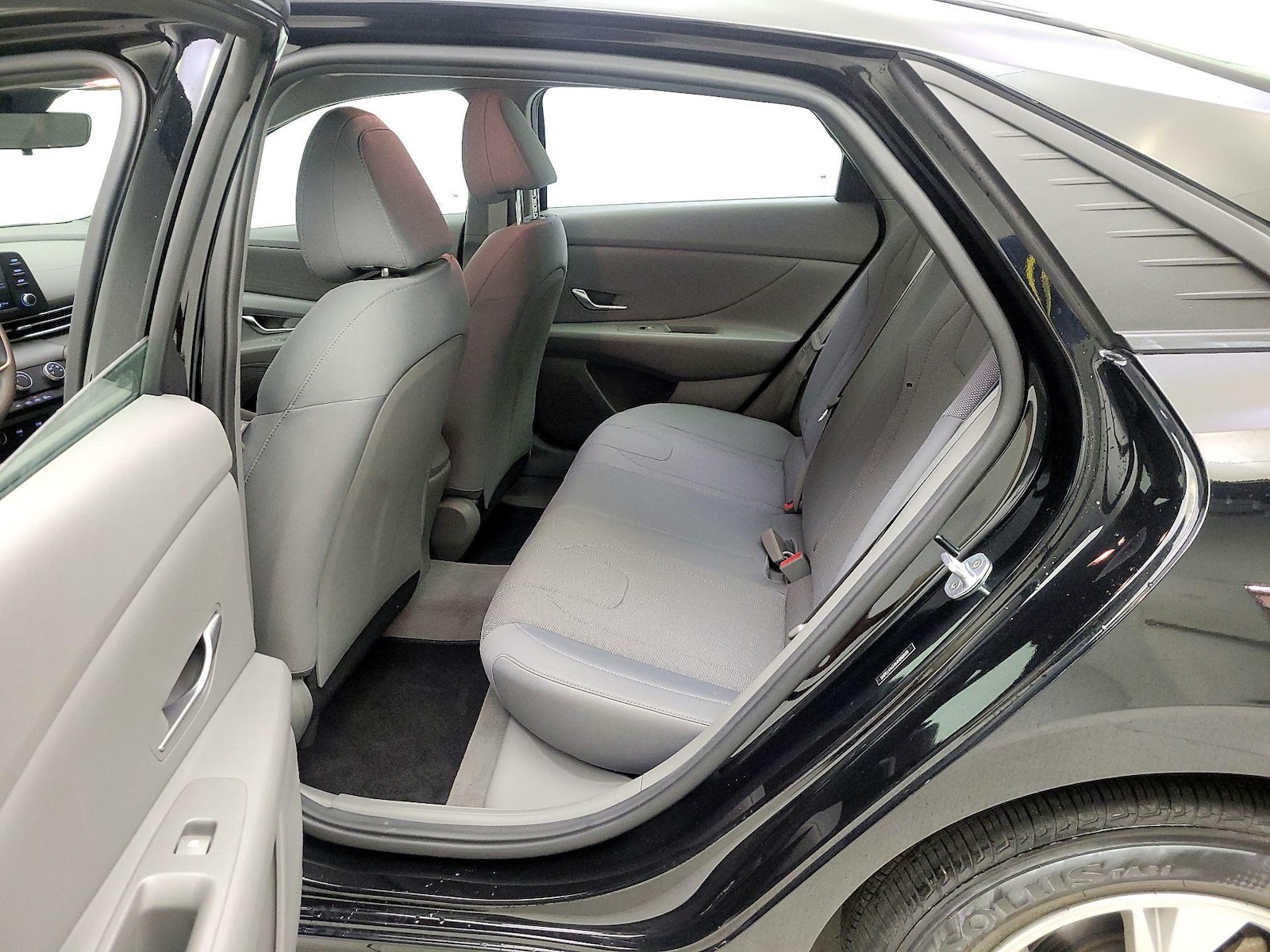 2021 Hyundai Elantra SE - Photo 20