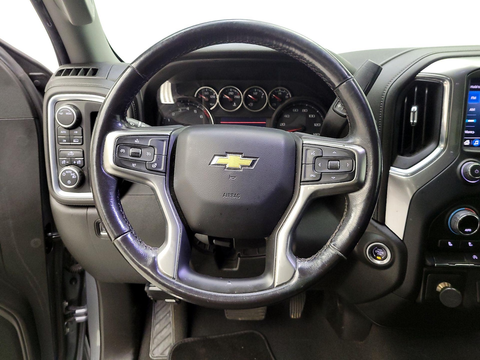 2022 Chevrolet Silverado 1500 LT - Photo 11