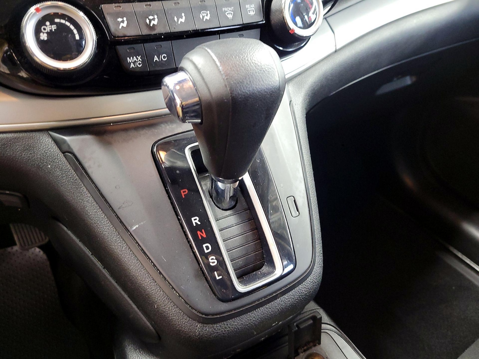 2016 Honda CR-V SE - Photo 18