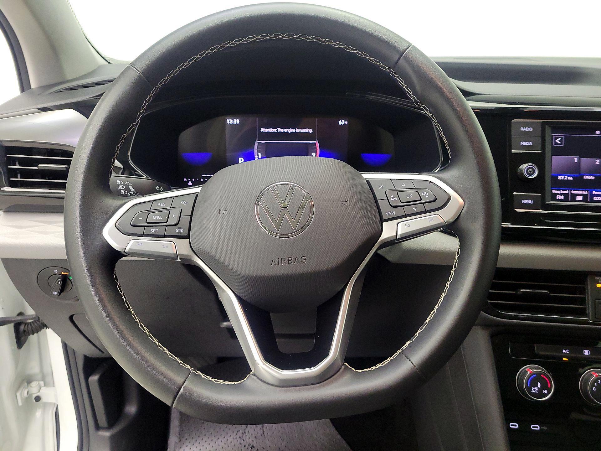 Thumbnail: 2023 Volkswagen Taos - 10