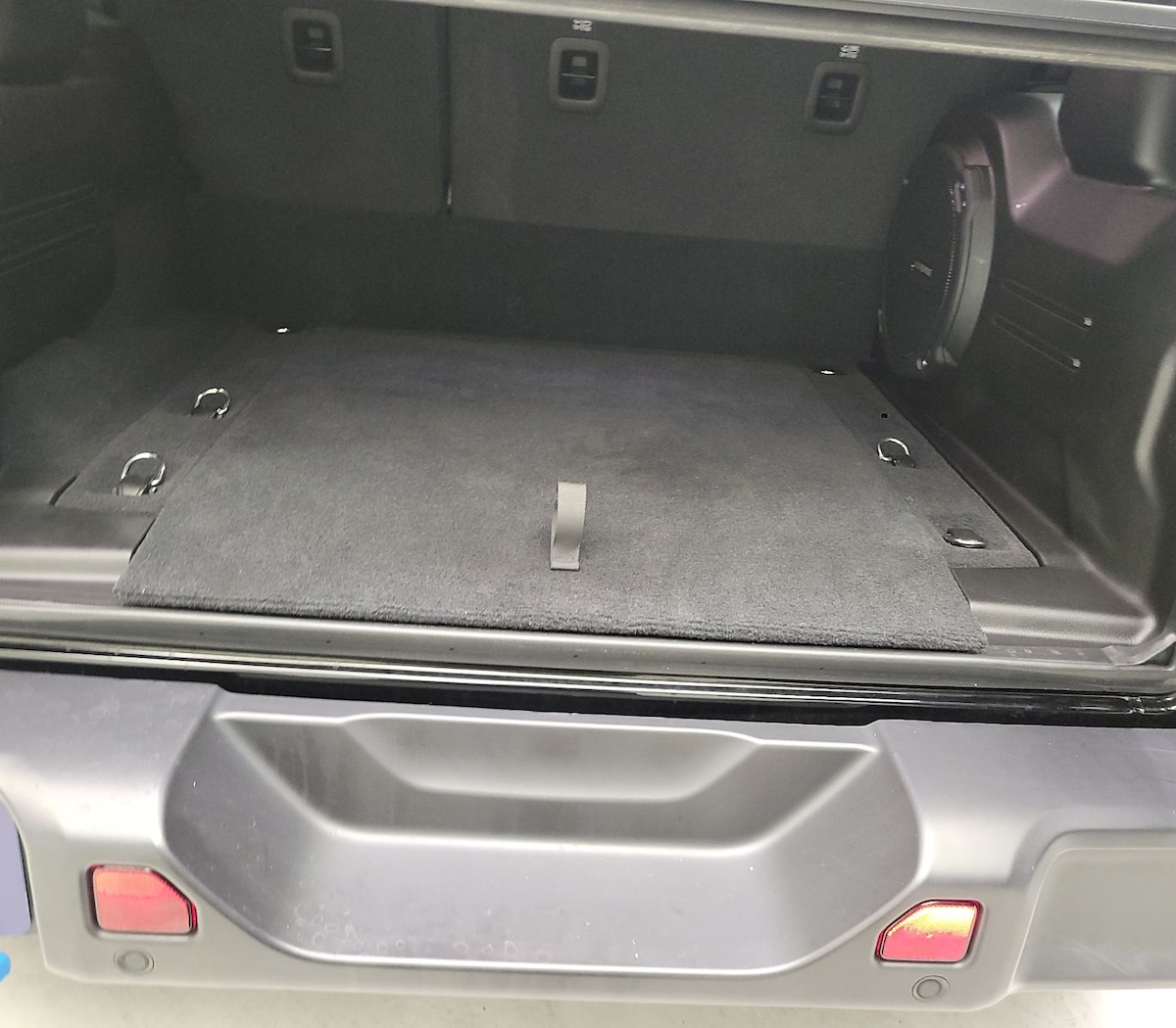 Trunk/Cargo (Seats Up)
