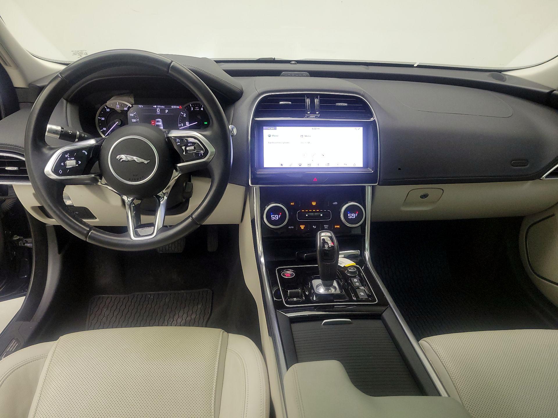 Thumbnail: 2020 Jaguar XE - 9