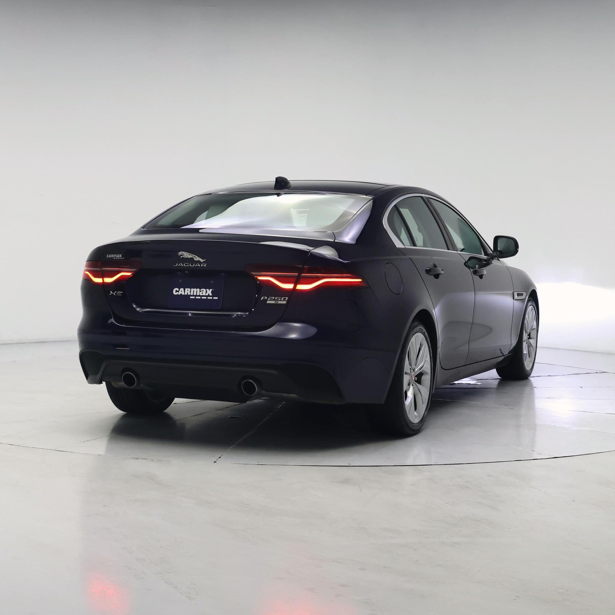 Thumbnail: 2020 Jaguar XE - 8