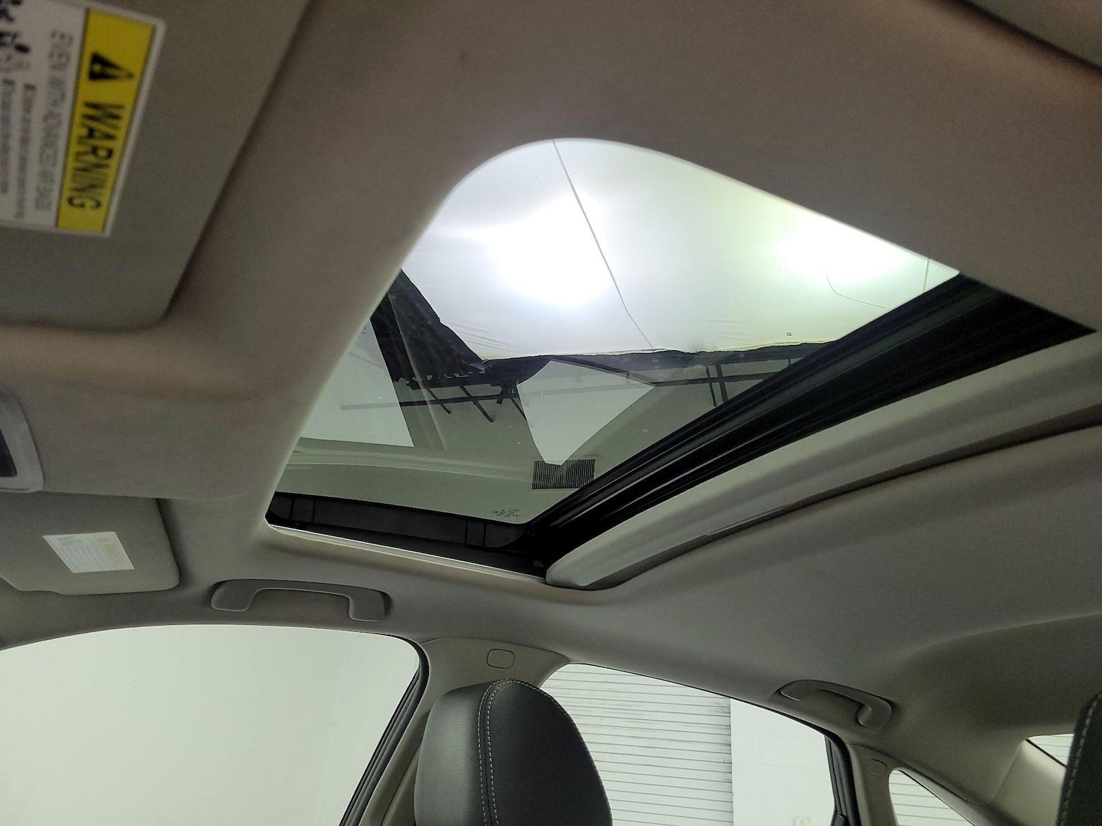 Sunroof(s) & Overhead Airbags