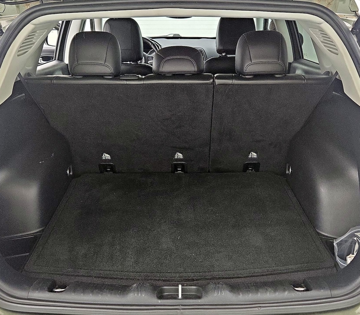 Trunk/Cargo (Seats Up)