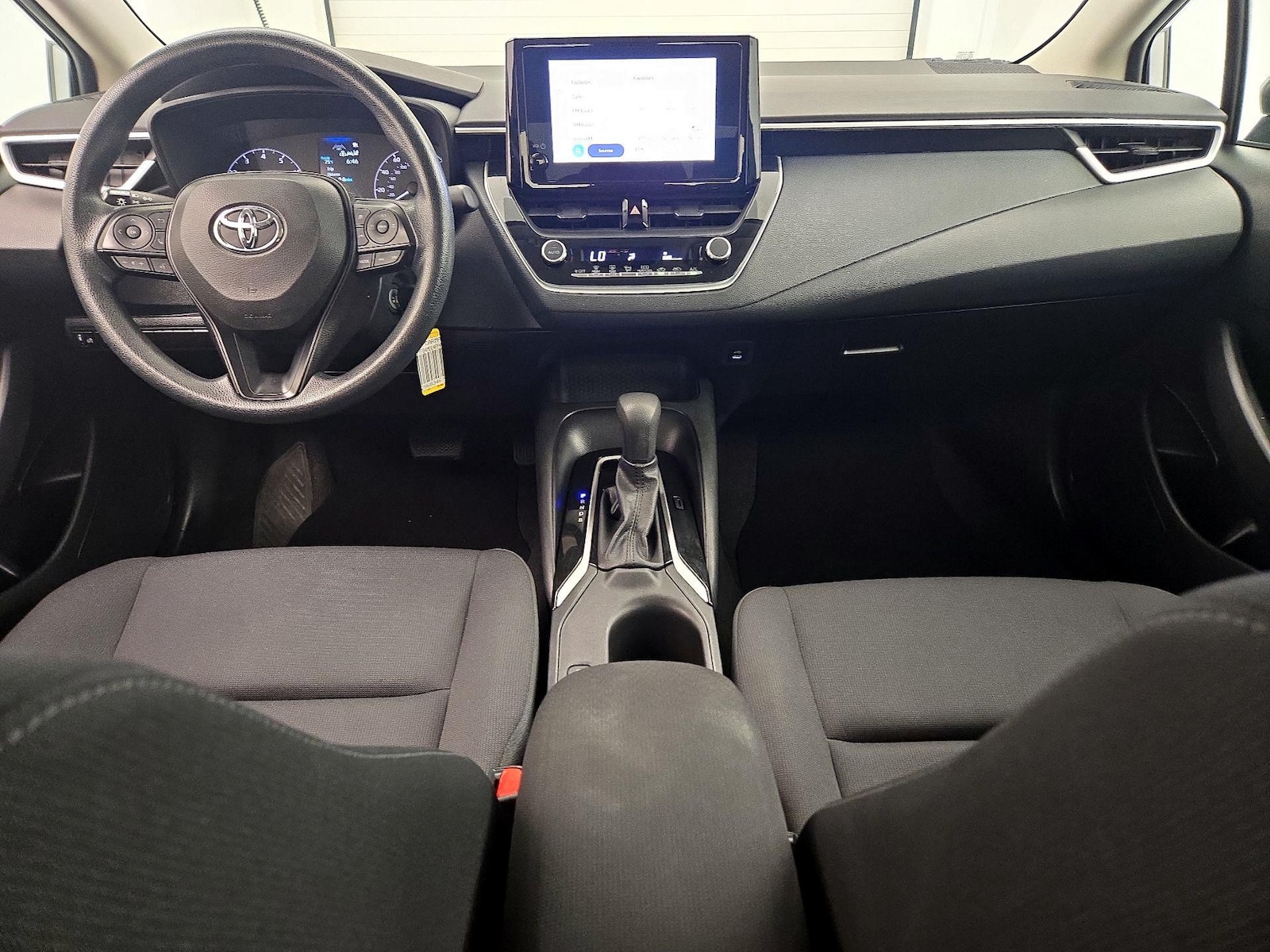2023 Toyota Corolla LE - Photo 10