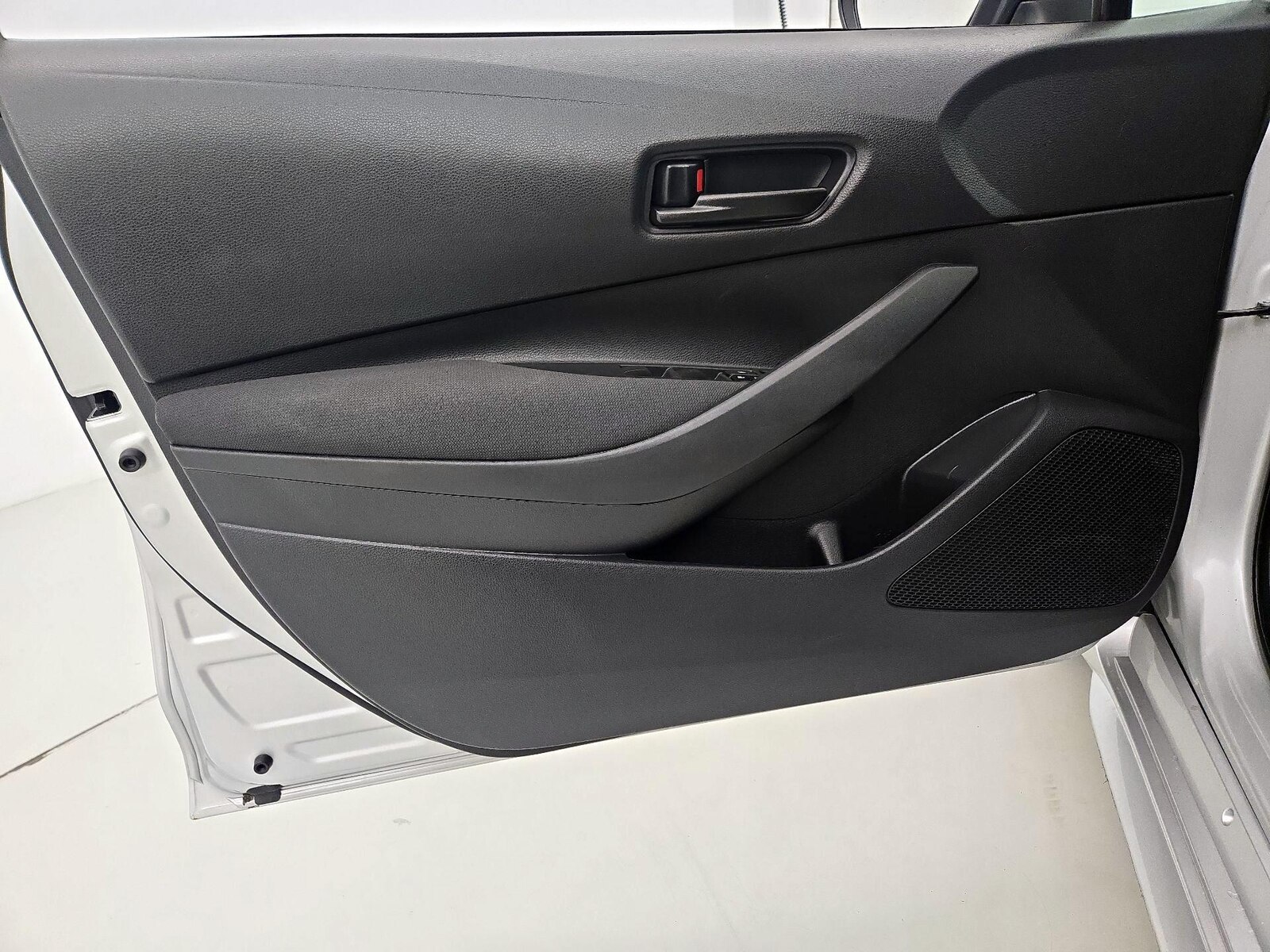 2023 Toyota Corolla LE - Photo 13