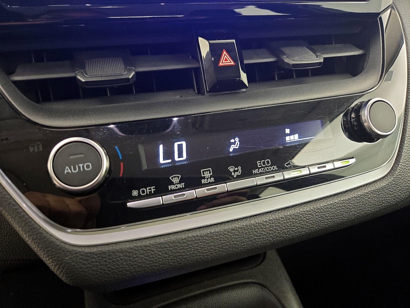 2023 Toyota Corolla LE - Photo 17