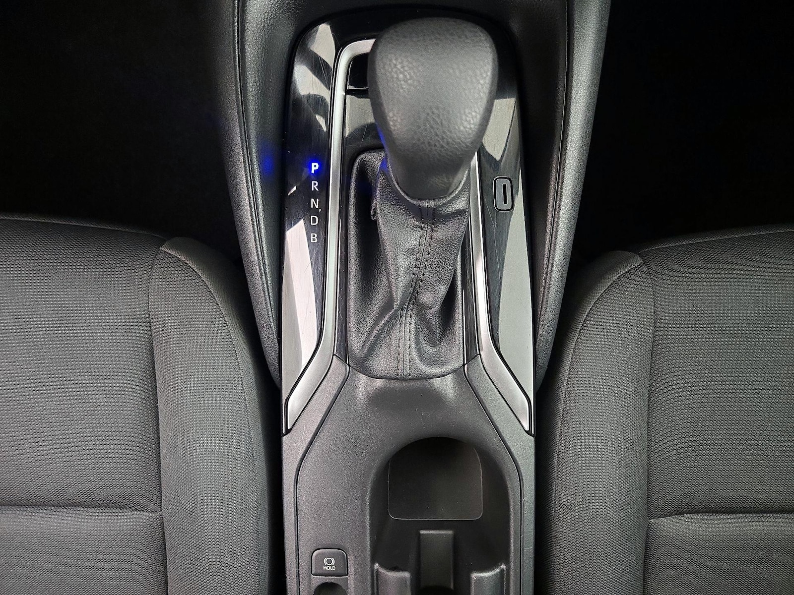 2023 Toyota Corolla LE - Photo 18
