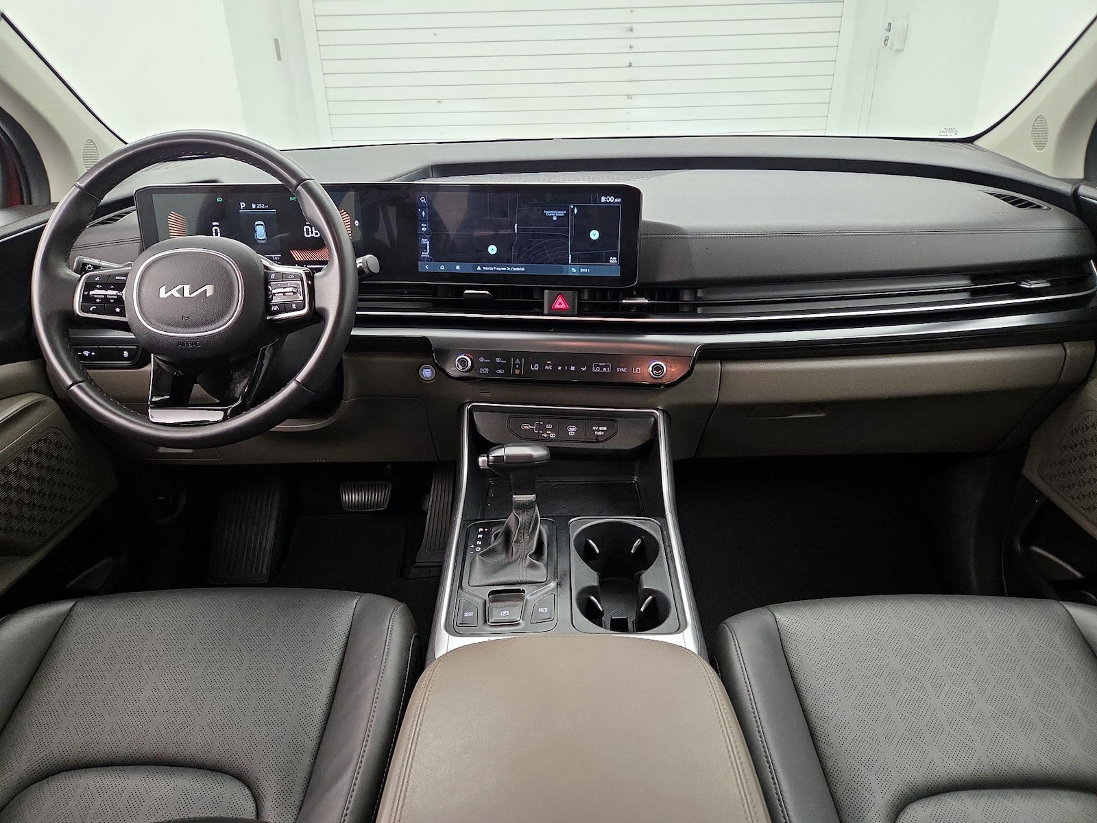 2025 Kia Carnival LXS - Photo 10