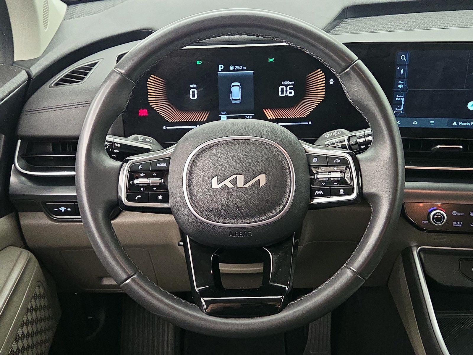 2025 Kia Carnival LXS - Photo 11