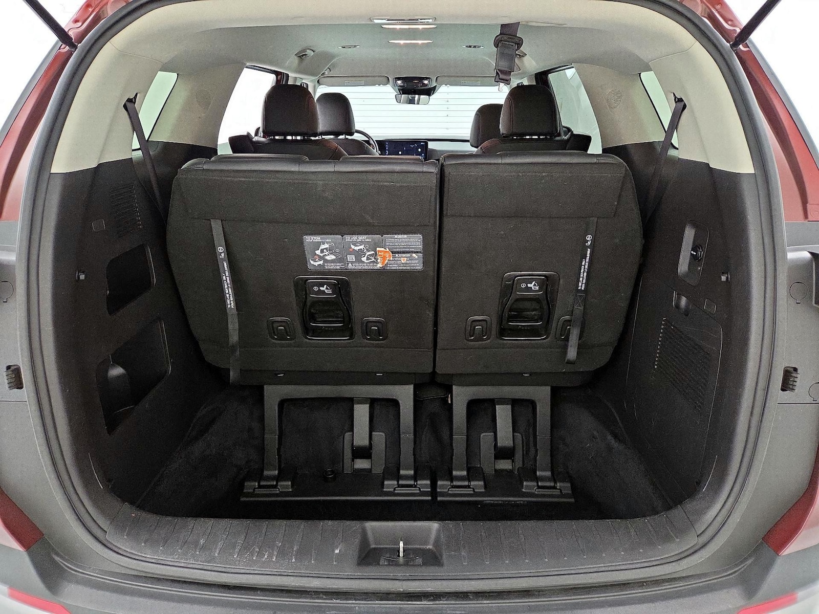 2025 Kia Carnival LXS - Photo 23