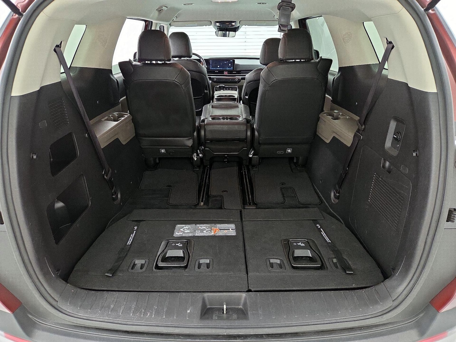 2025 Kia Carnival LXS - Photo 24