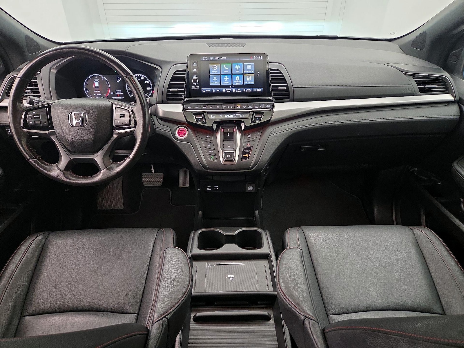 Apple CarPlay® & Android Auto™