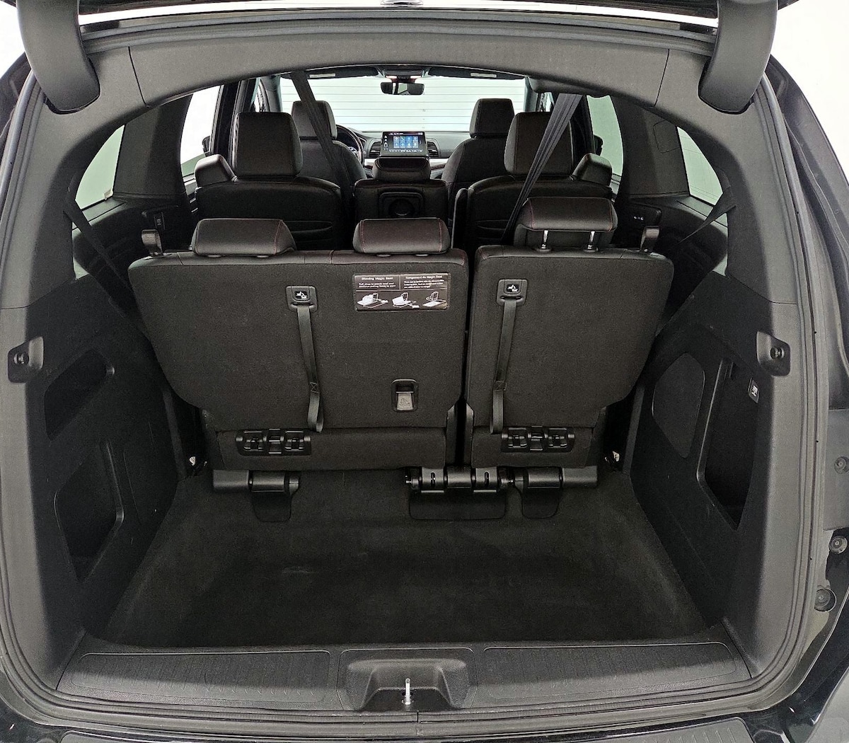Trunk/Cargo (Seats Up)