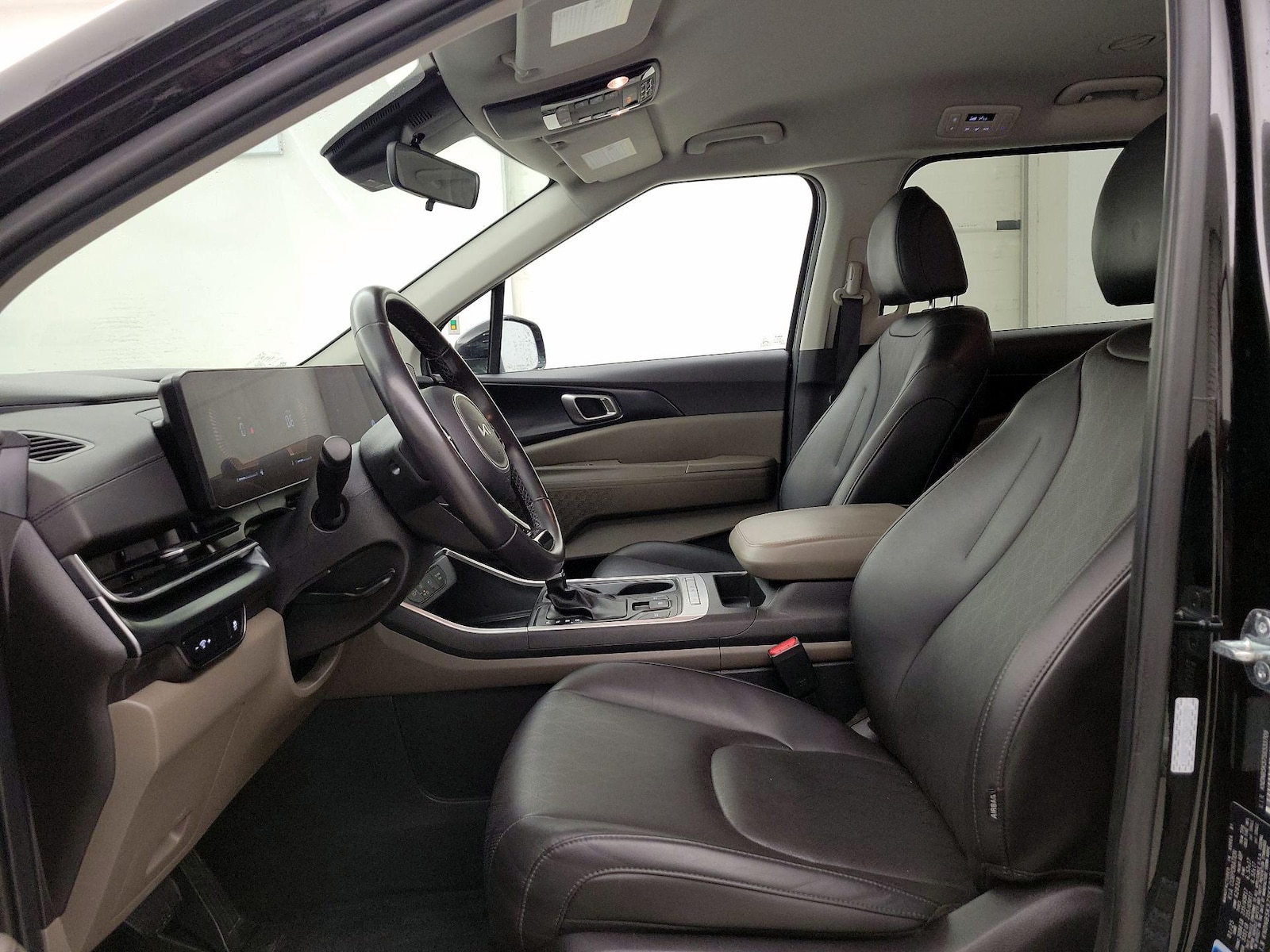2025 Kia Carnival LXS - Photo 12