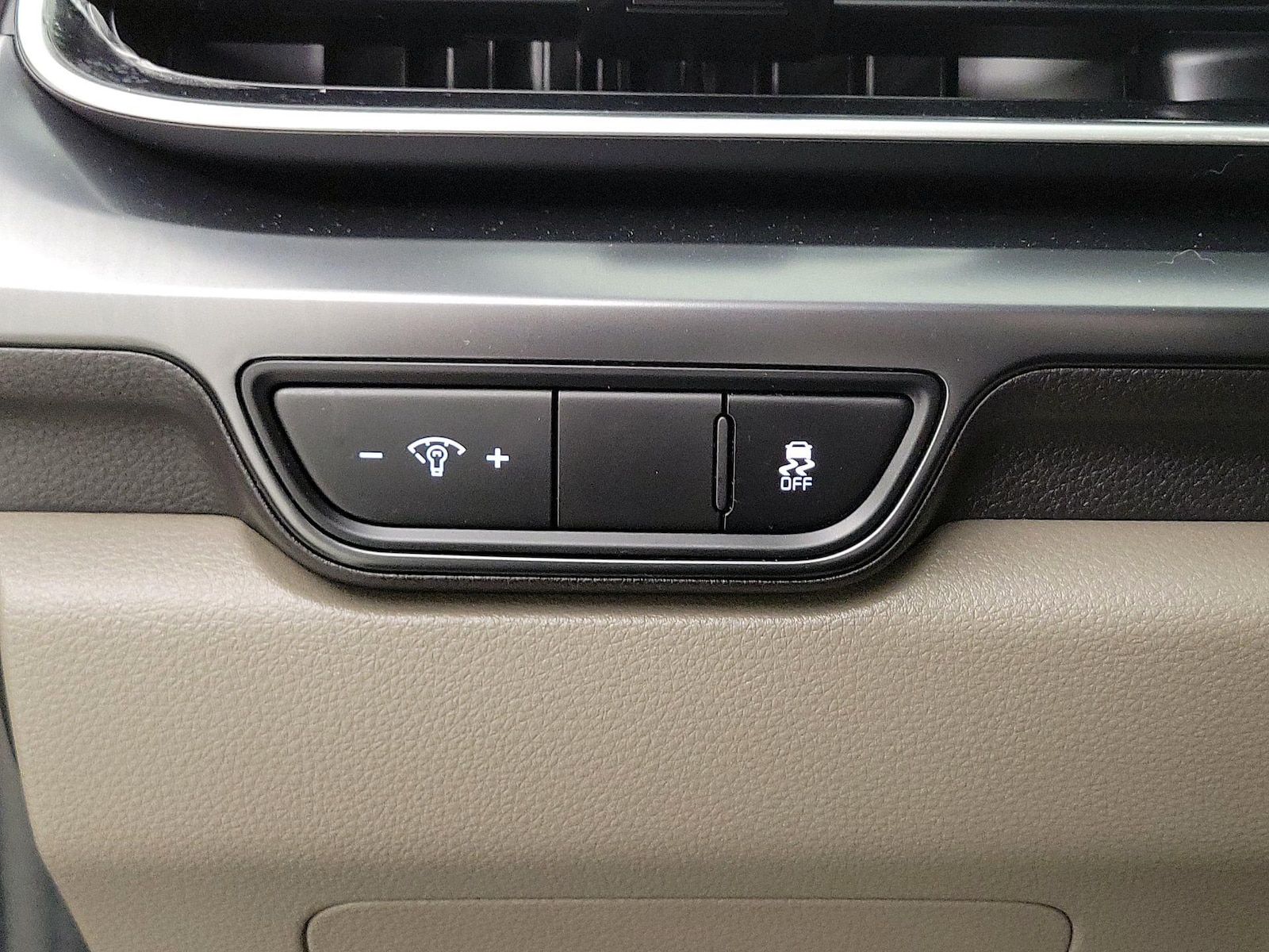 2025 Kia Carnival LXS - Photo 14